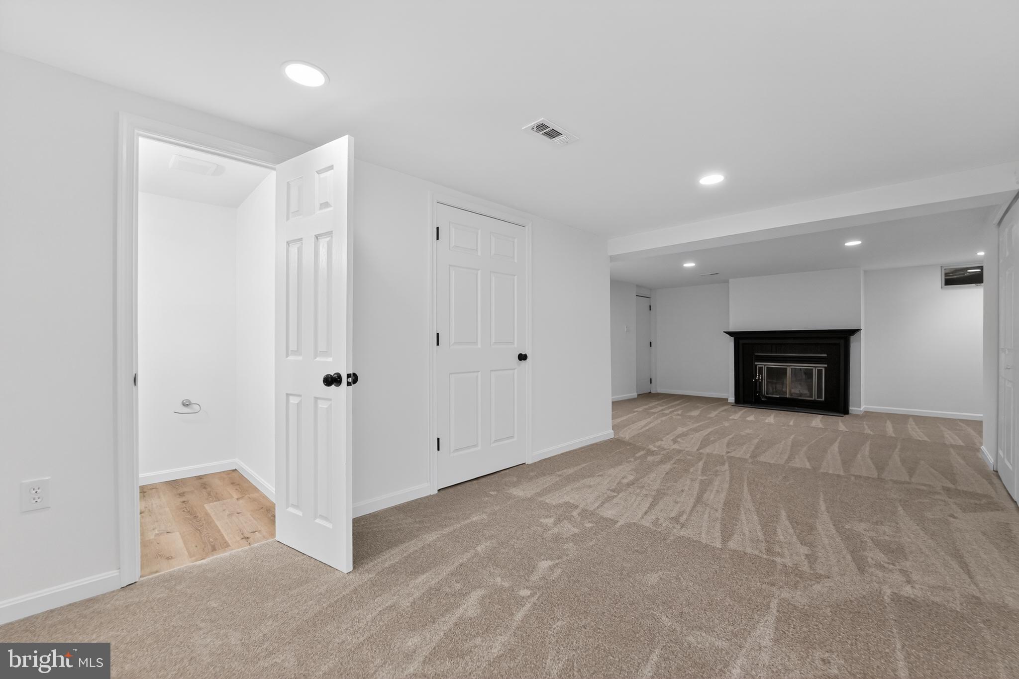OAK HURST - Residential