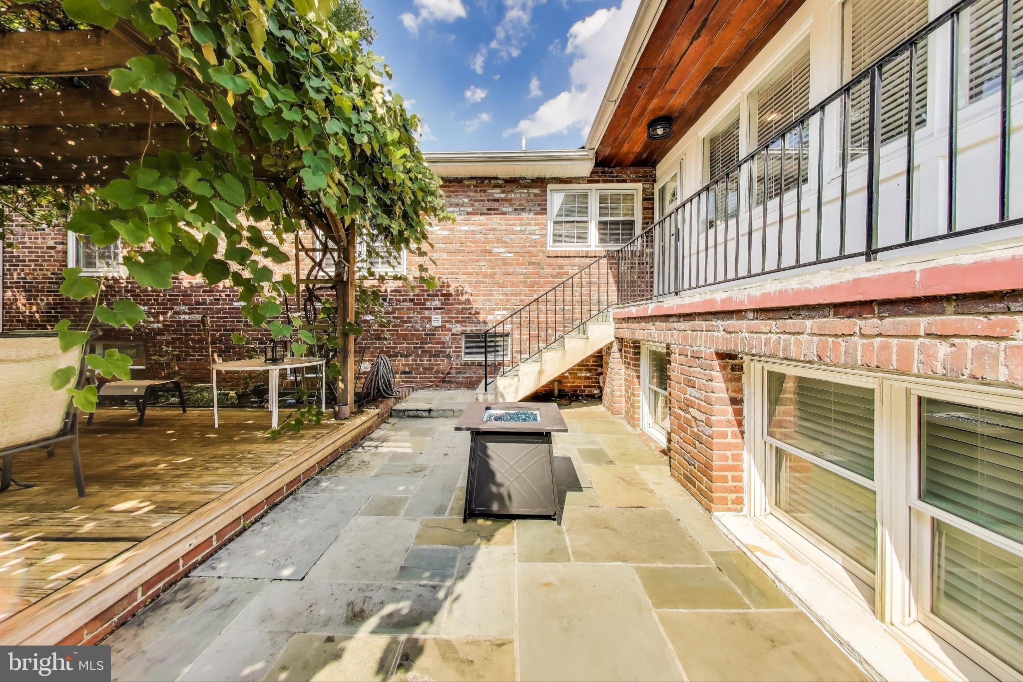 ROCK SPRING - Residential