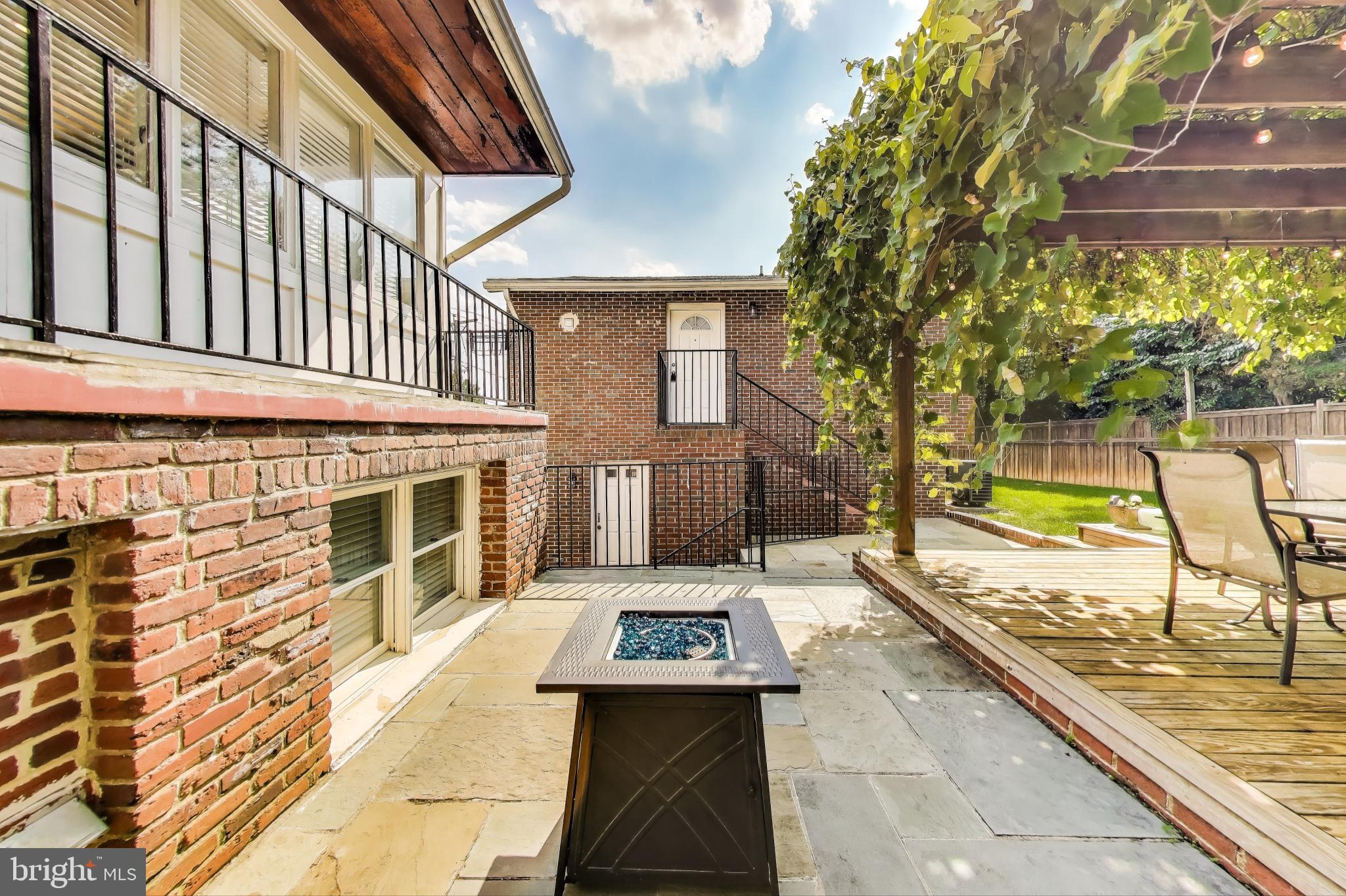 ROCK SPRING - Residential