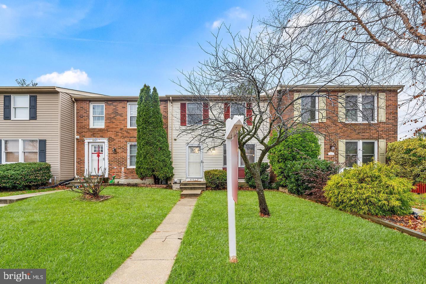 This townhome is so cozy and great for 2 roommates as each bedroom has its own full bathroom, large kitchen with plenty of cabinet space and a large living room for your Netflix nights! There's a second living room on the lower level that leads to the patio and fenced-in backyard. There are 2 community pools available to you from Memorial Day through Labor Day and tennis courts in the summer. There are so many dockside/waterfront restaurants within 5 minutes; close proximity to BW Hospital, and also all of the Baltimore City hospitals (Johns Hopkins, Mercy, Univ of MD and Union Memorial).
