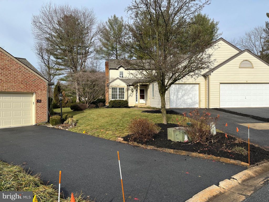 Photo of 536 THORNGATE PL, MILLERSVILLE, PA 17551 (MLS # PALA2029438)