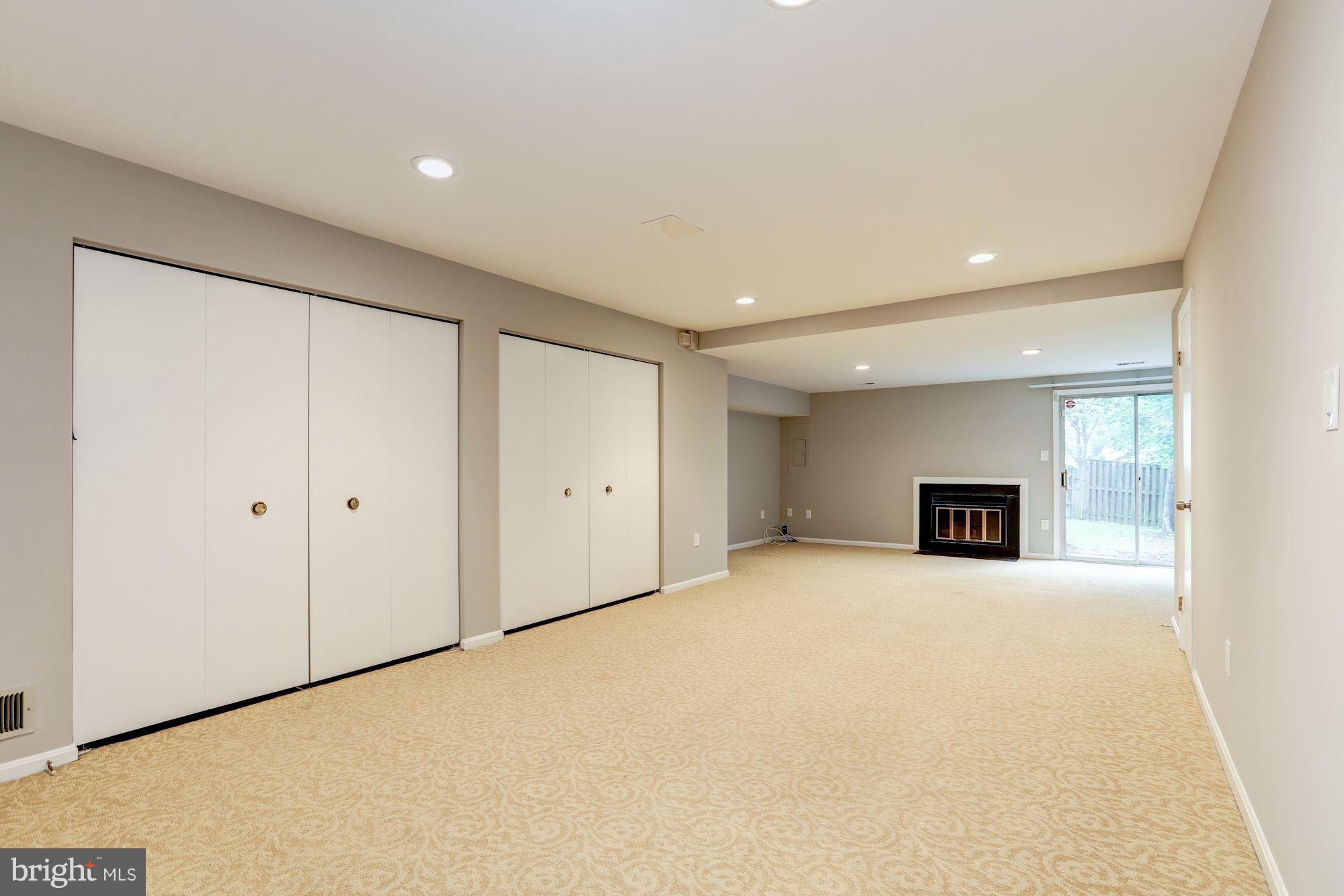 CALVERTON - Residential