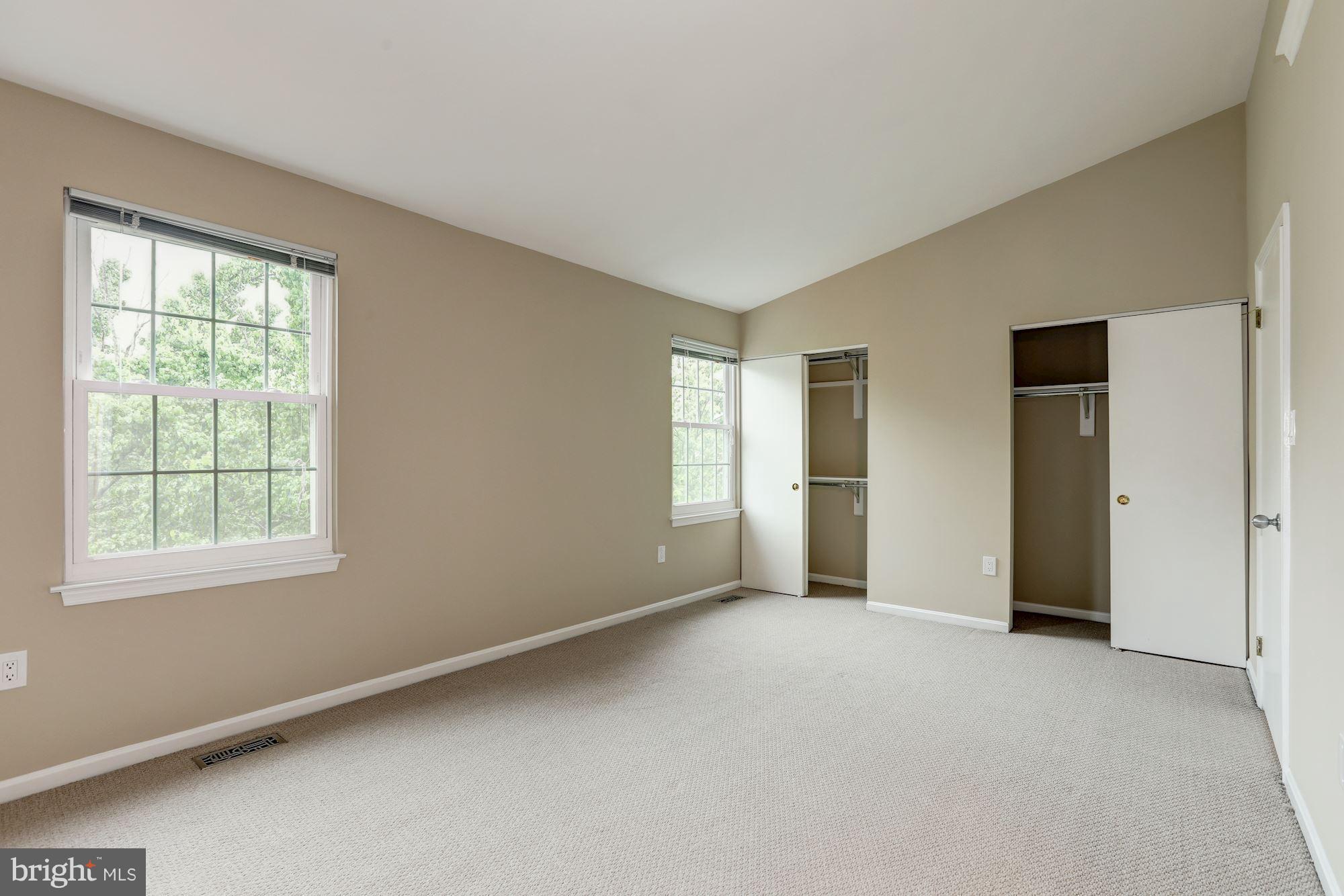 CALVERTON - Residential