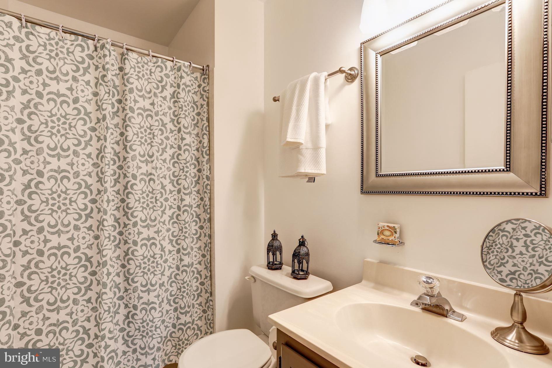 CALVERTON - Residential