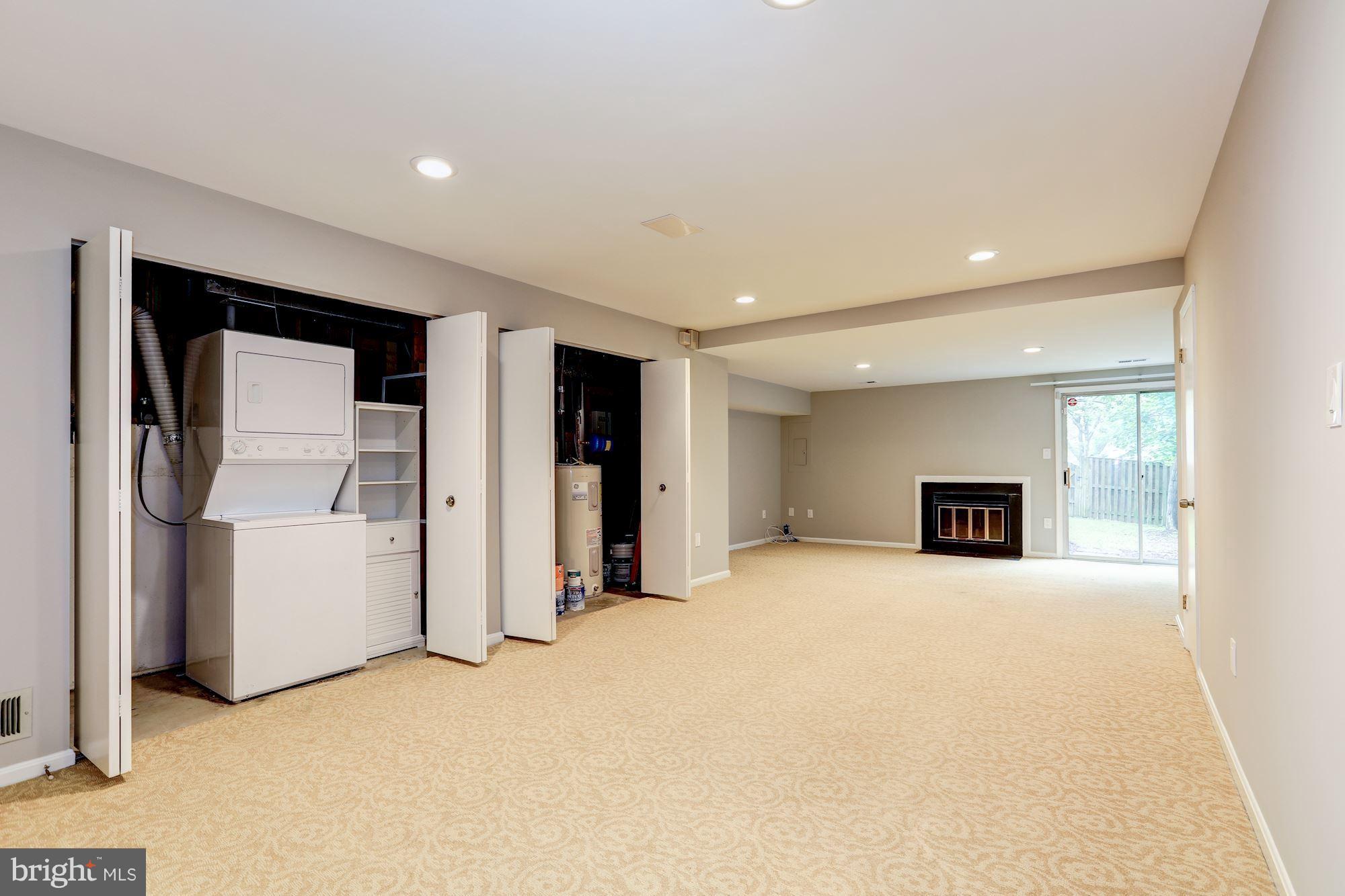 CALVERTON - Residential