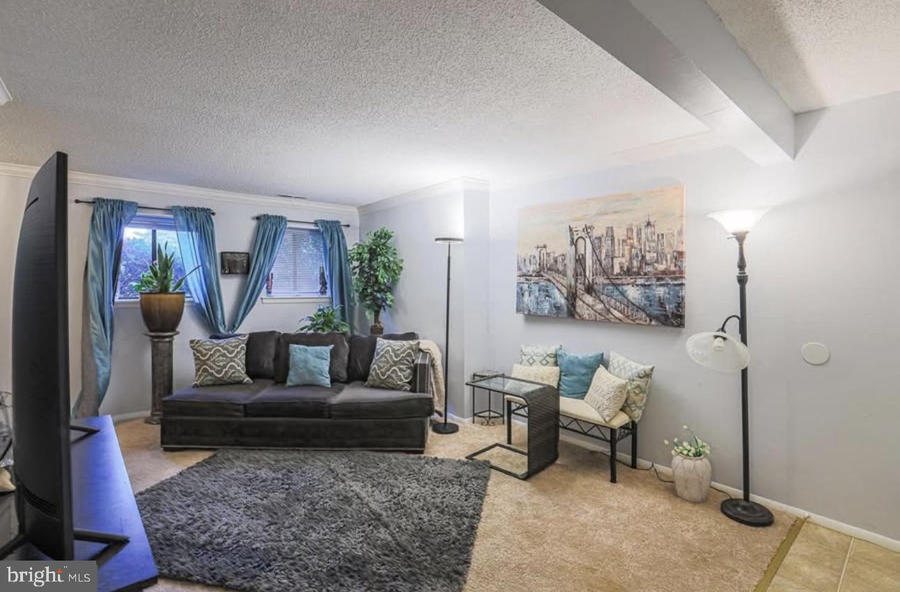 ROCKLAND RUN - Residential Lease