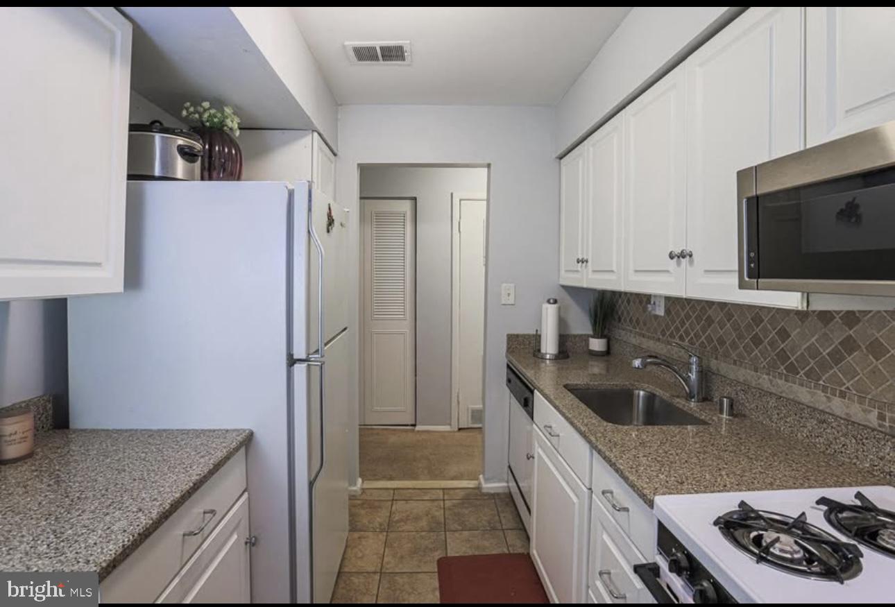 ROCKLAND RUN - Residential Lease