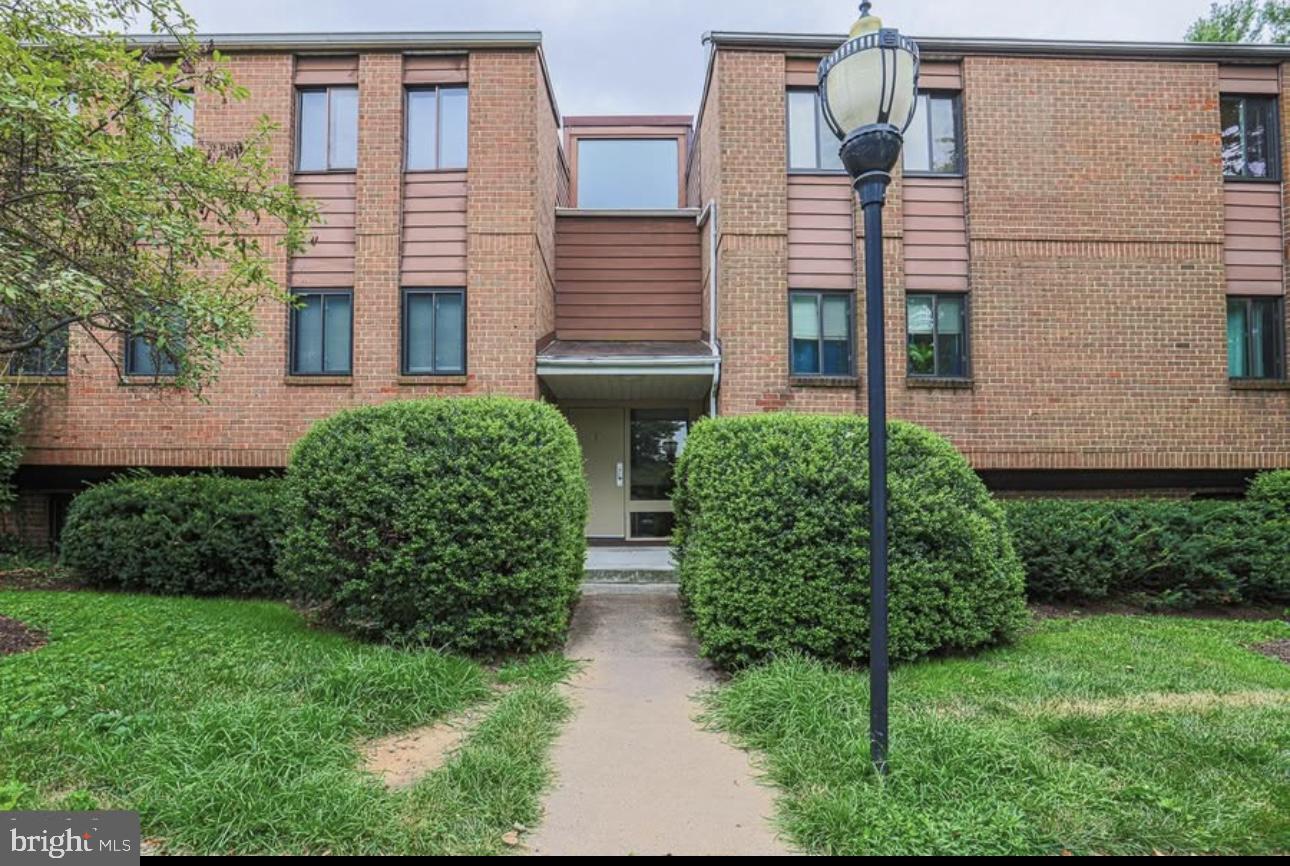 ROCKLAND RUN - Residential Lease