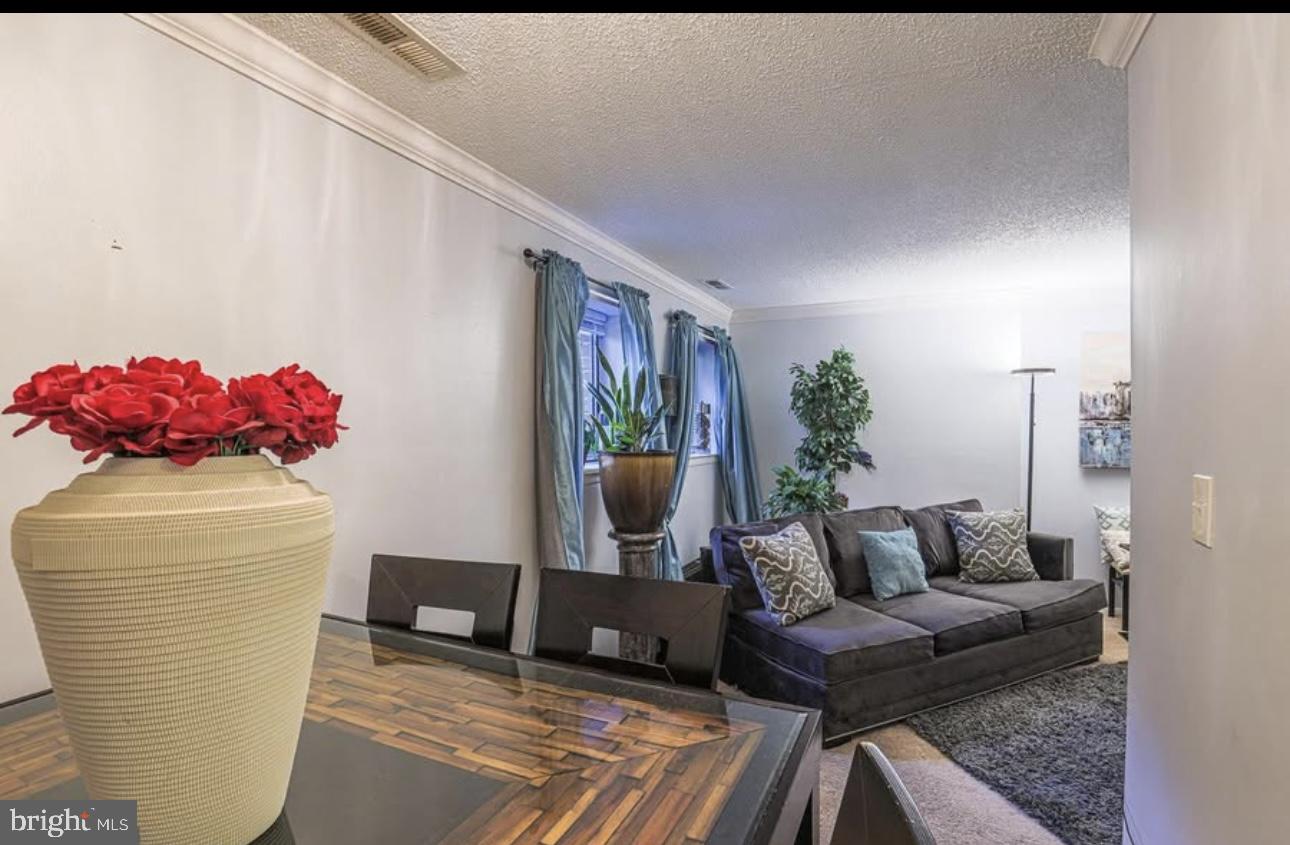 ROCKLAND RUN - Residential Lease