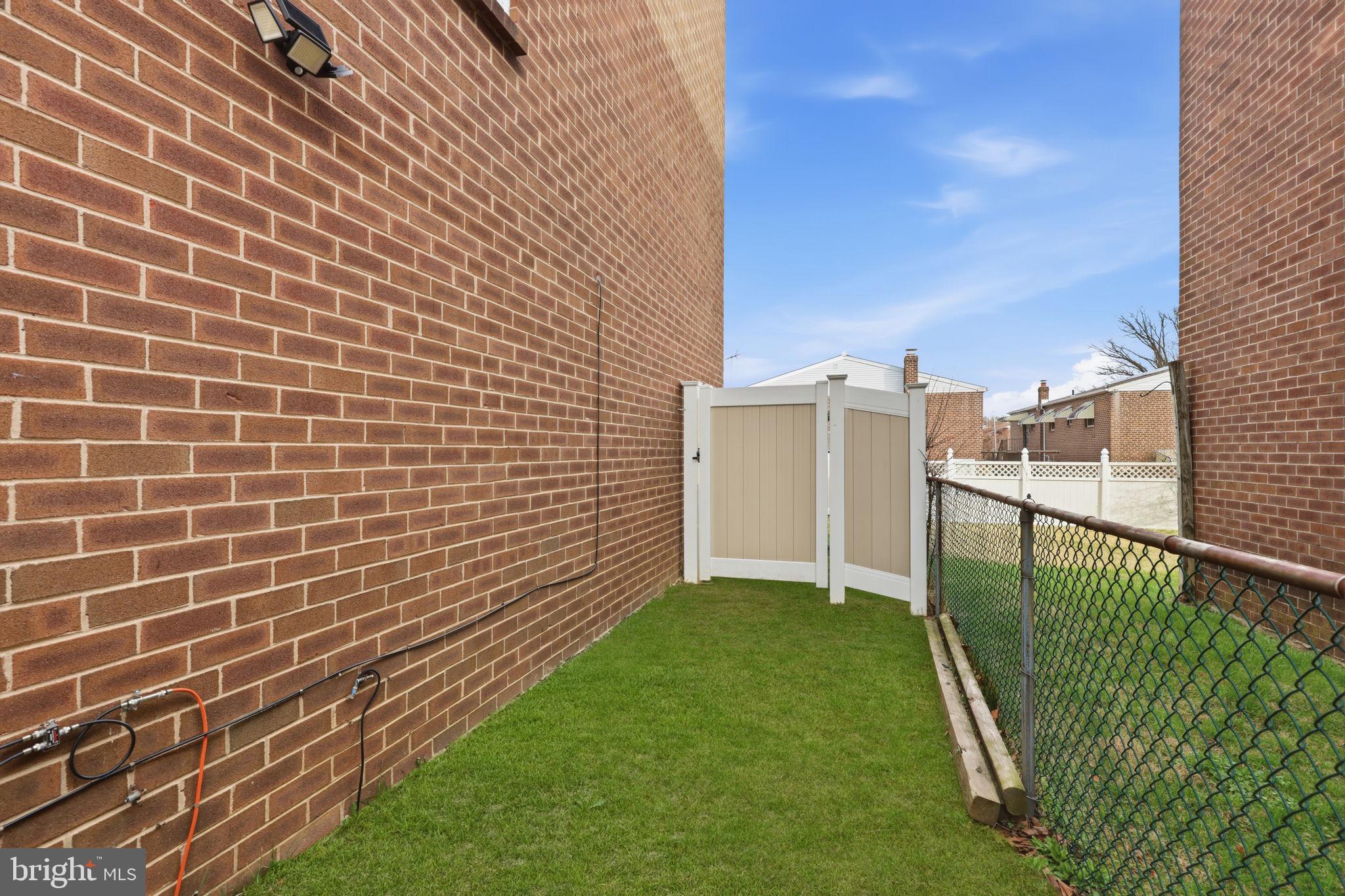 LEXINGTON PARK - Residential