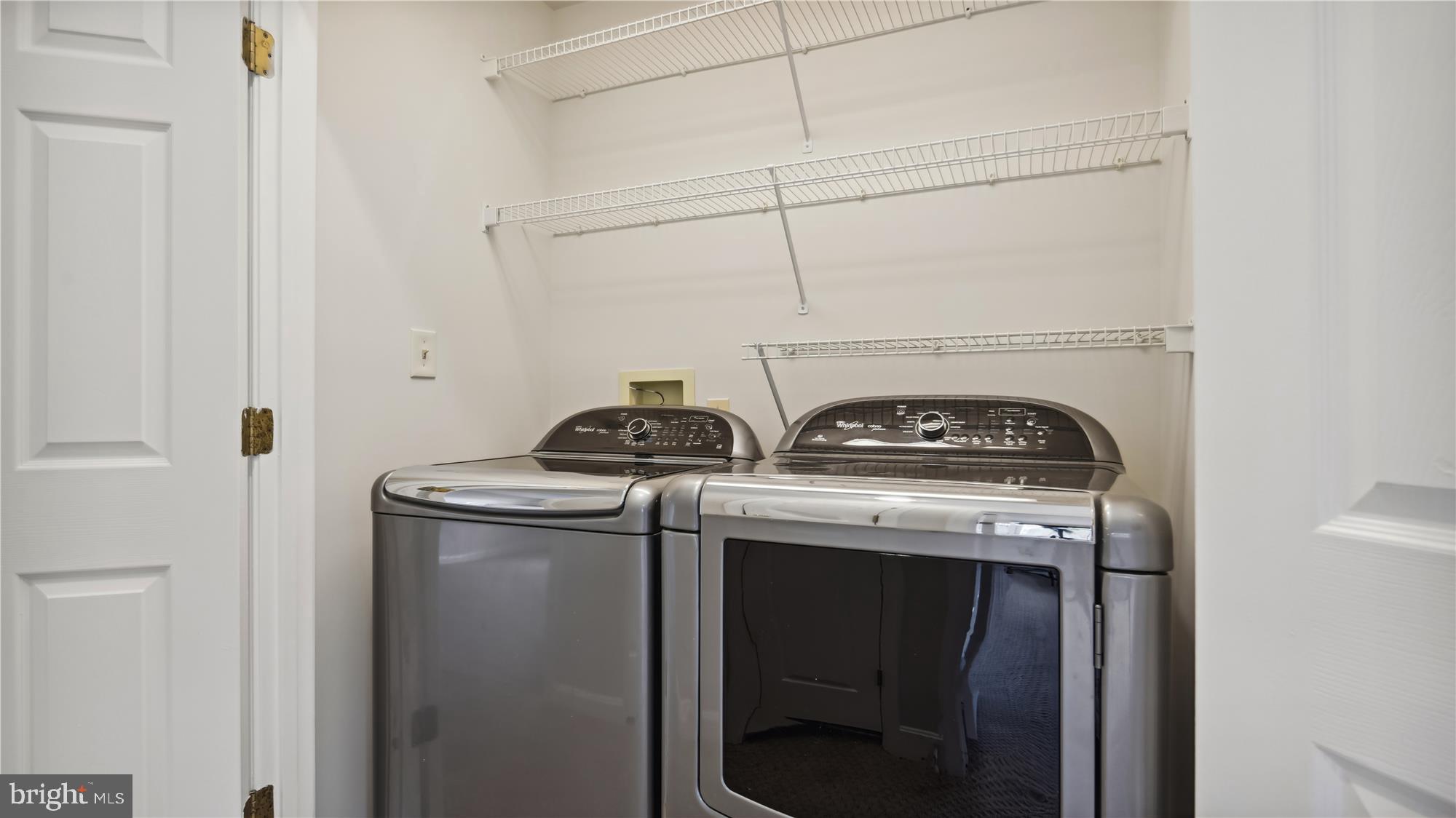 ROSE HILL FALLS - Residential Lease