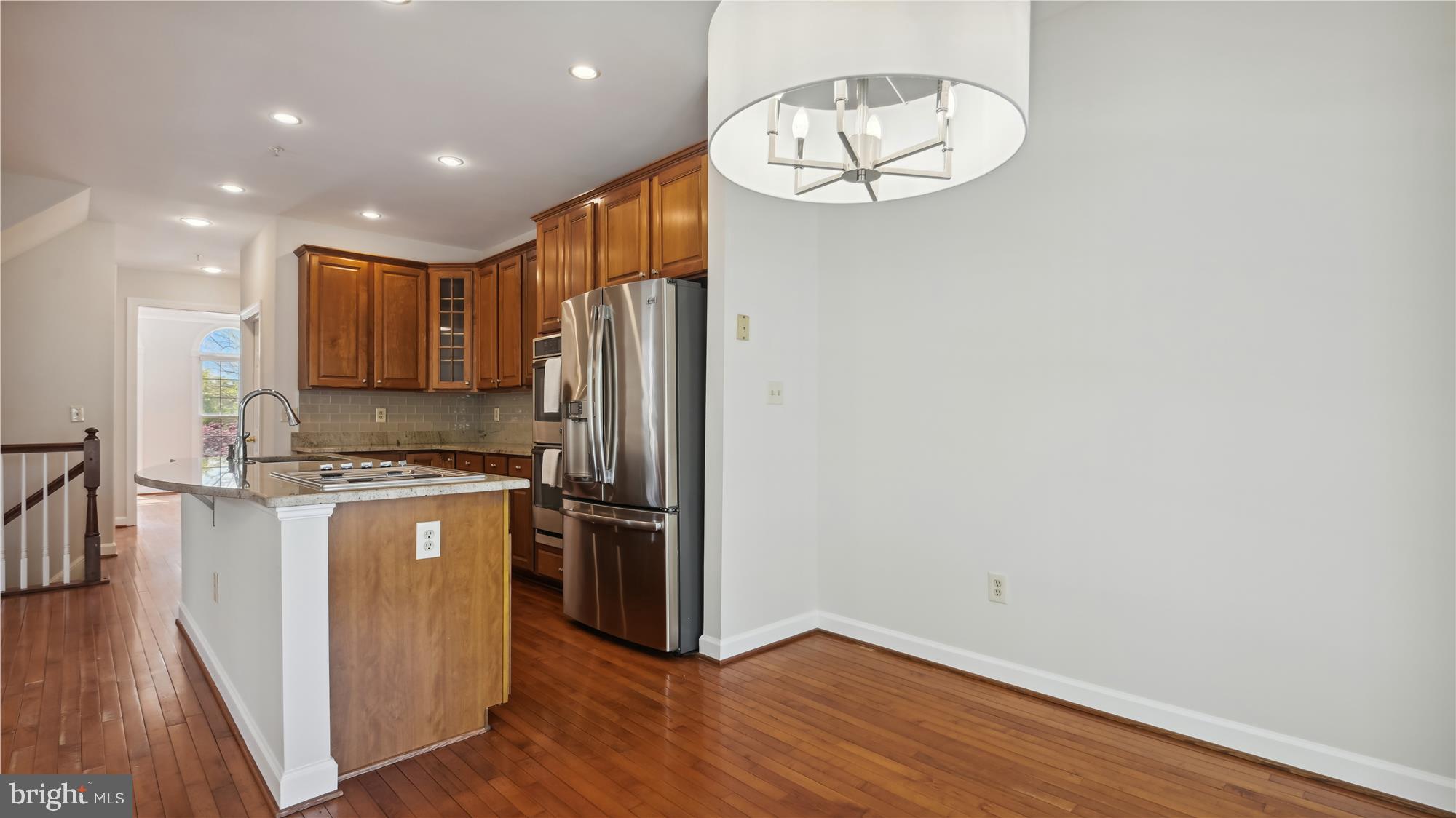 ROSE HILL FALLS - Residential Lease