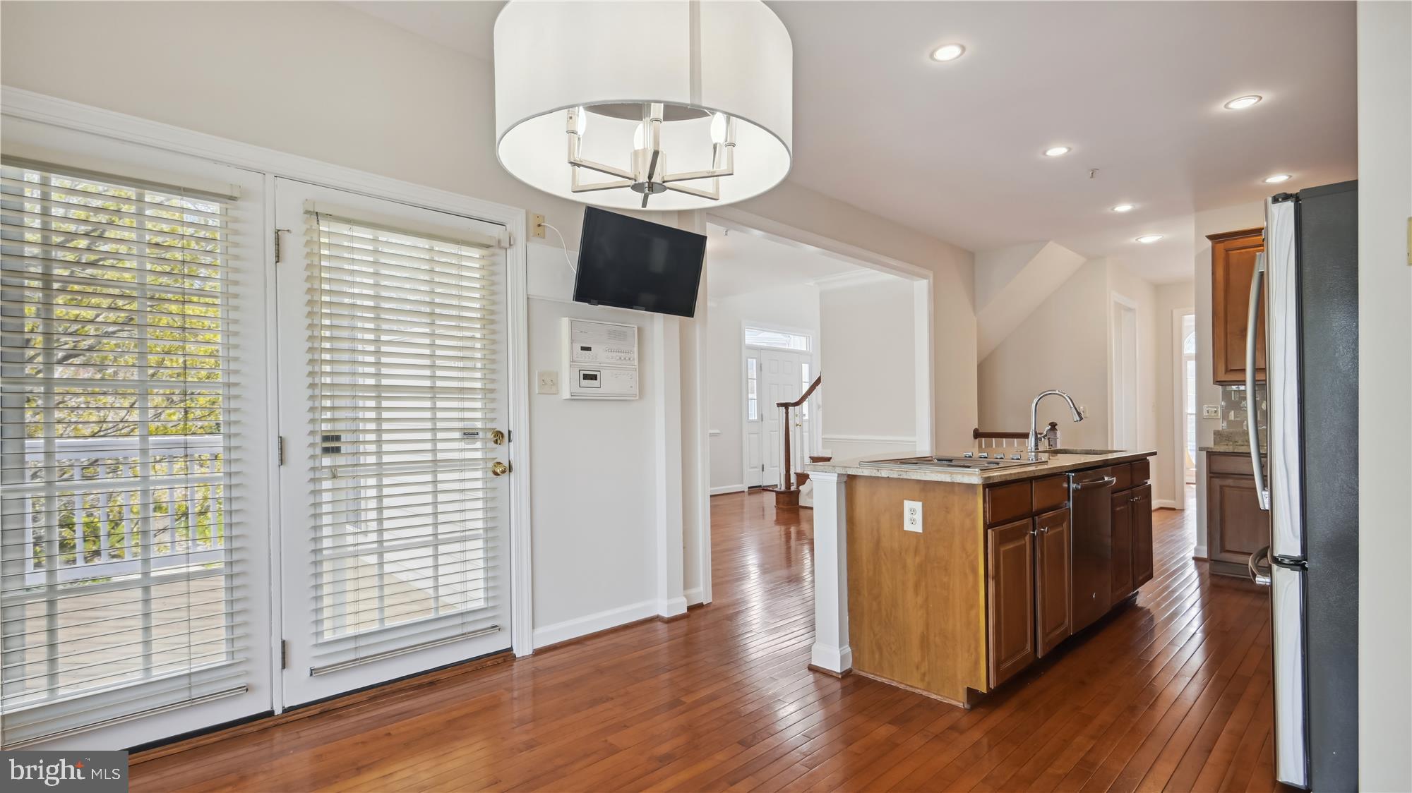 ROSE HILL FALLS - Residential Lease