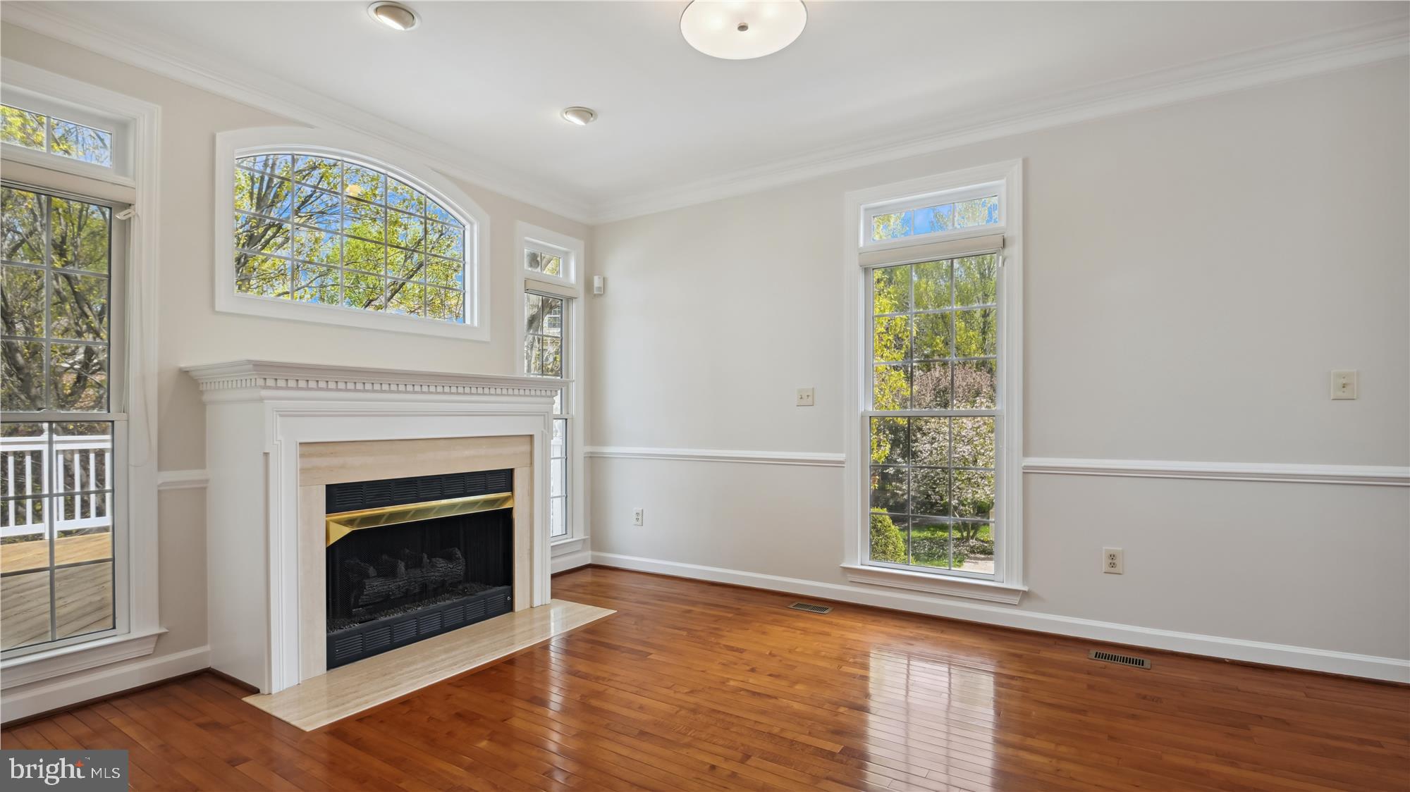 ROSE HILL FALLS - Residential Lease