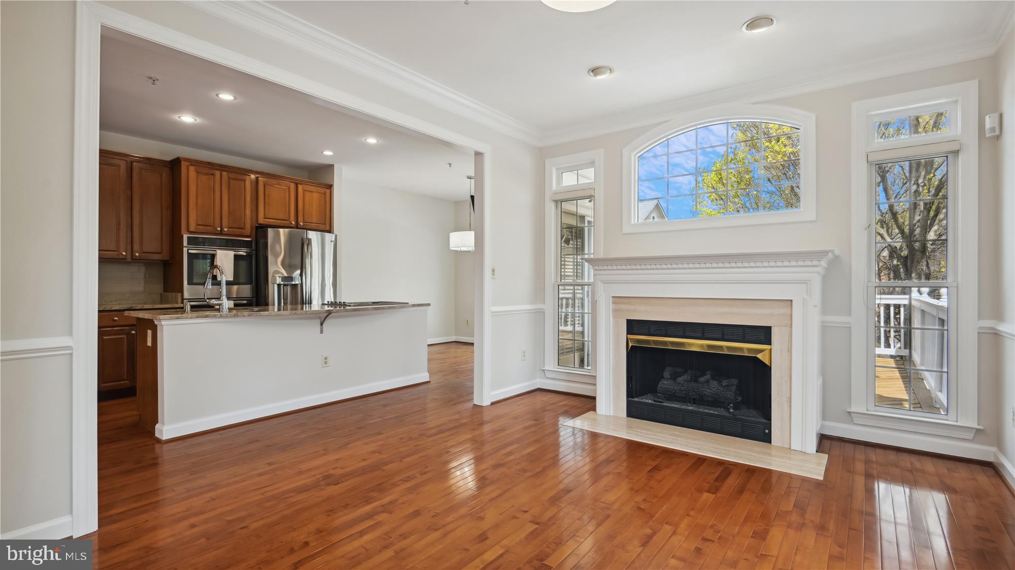 ROSE HILL FALLS - Residential Lease