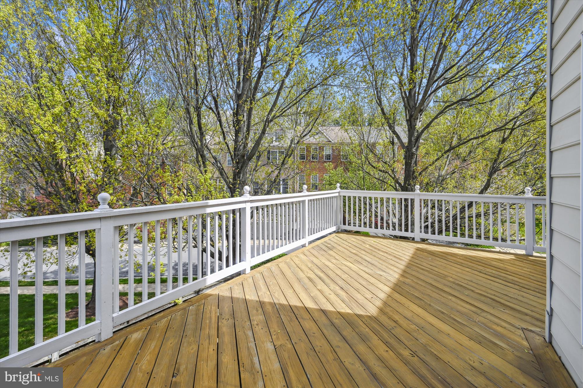 ROSE HILL FALLS - Residential Lease