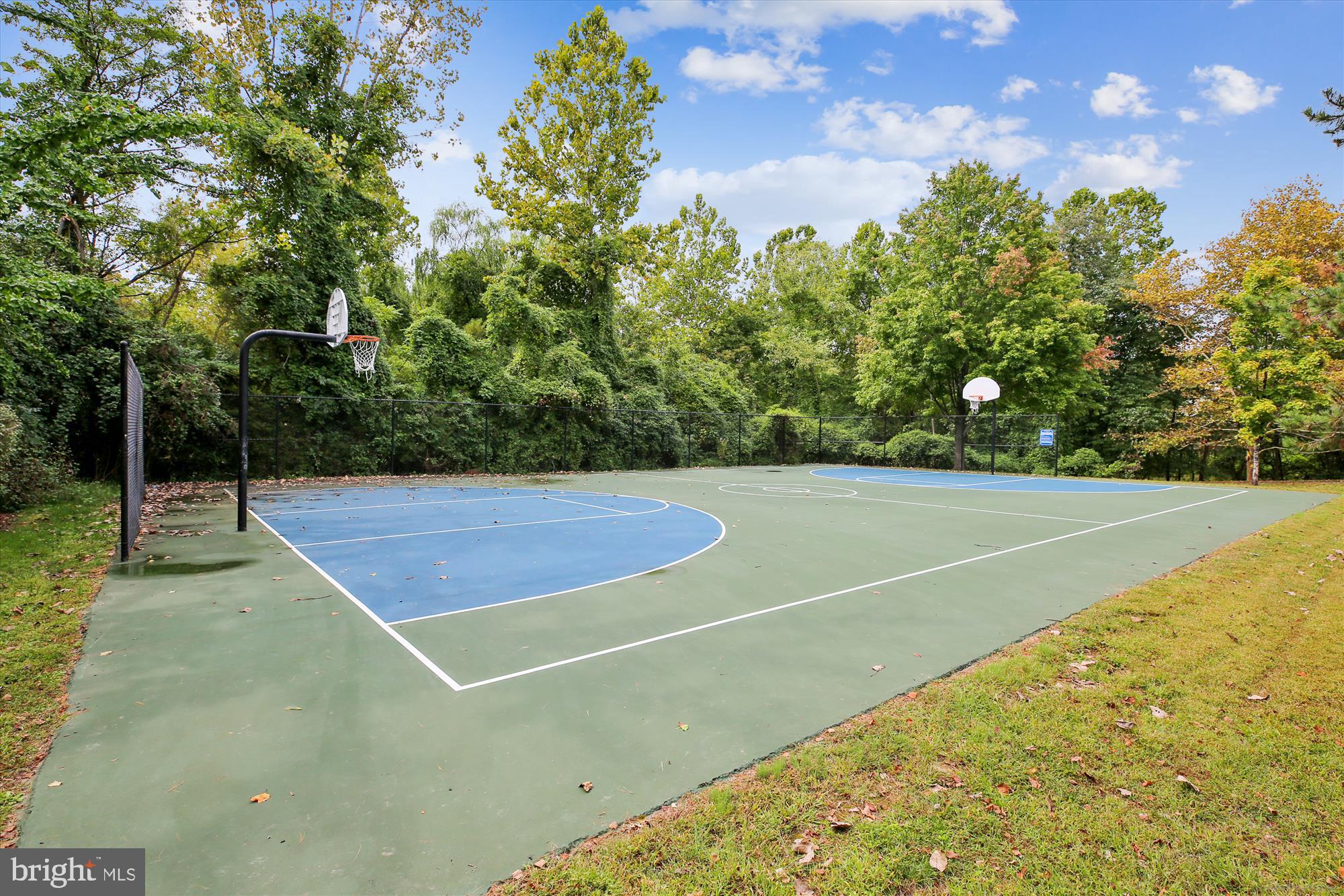 ROSE HILL FALLS - Residential Lease