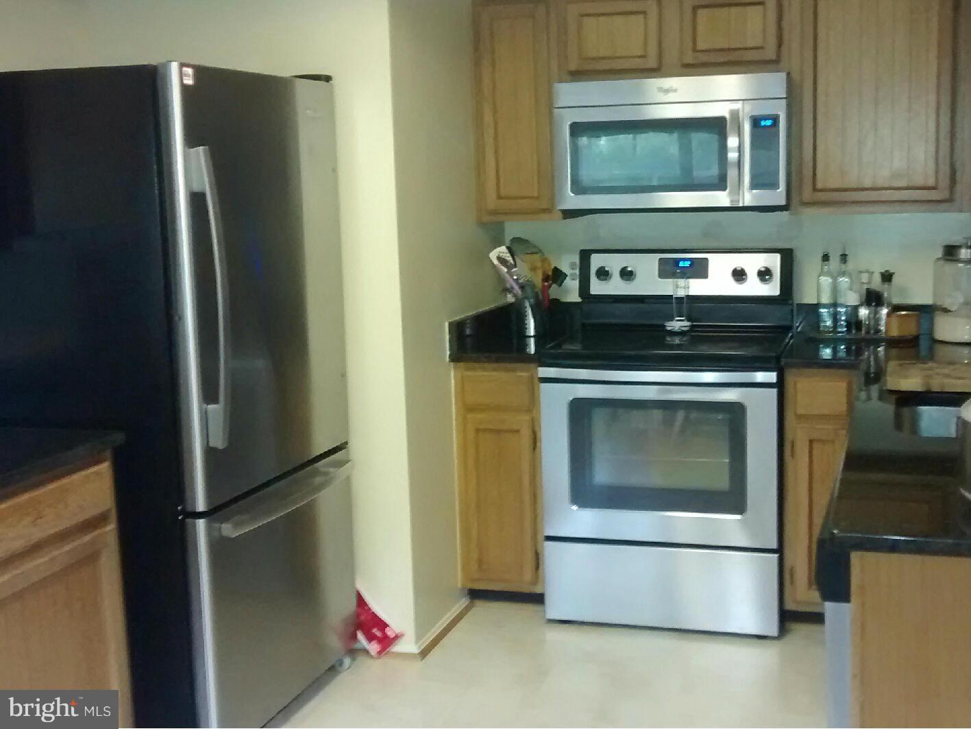 D EVEREUX WEST - Residential Lease