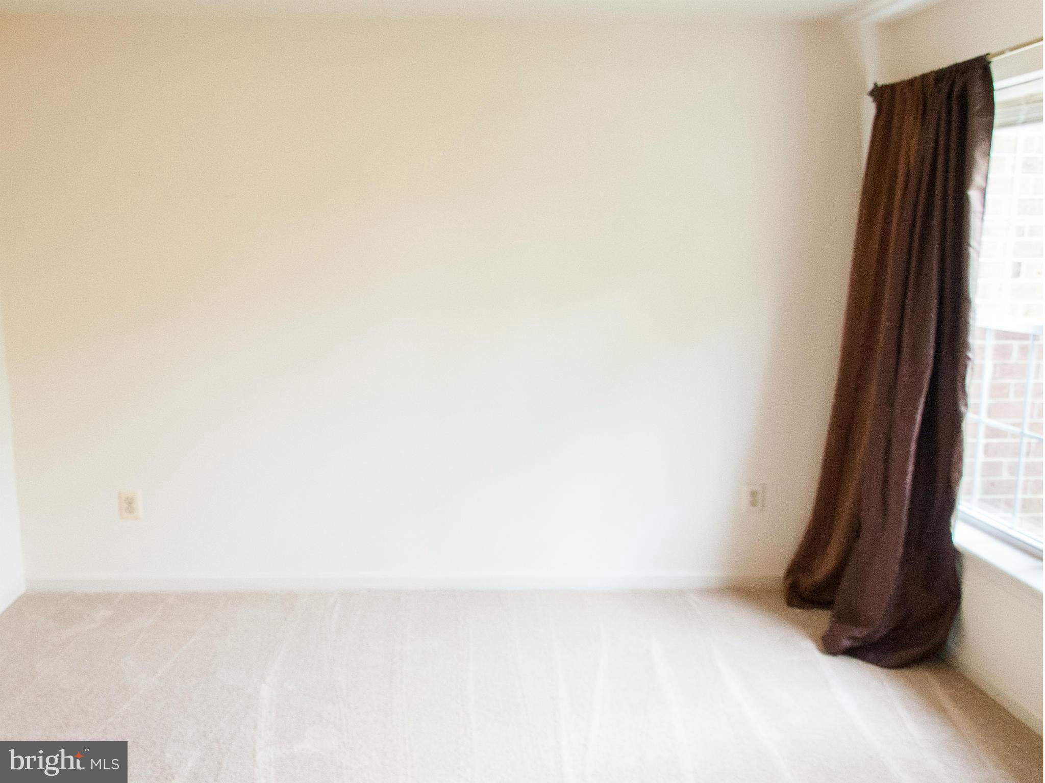 D EVEREUX WEST - Residential Lease