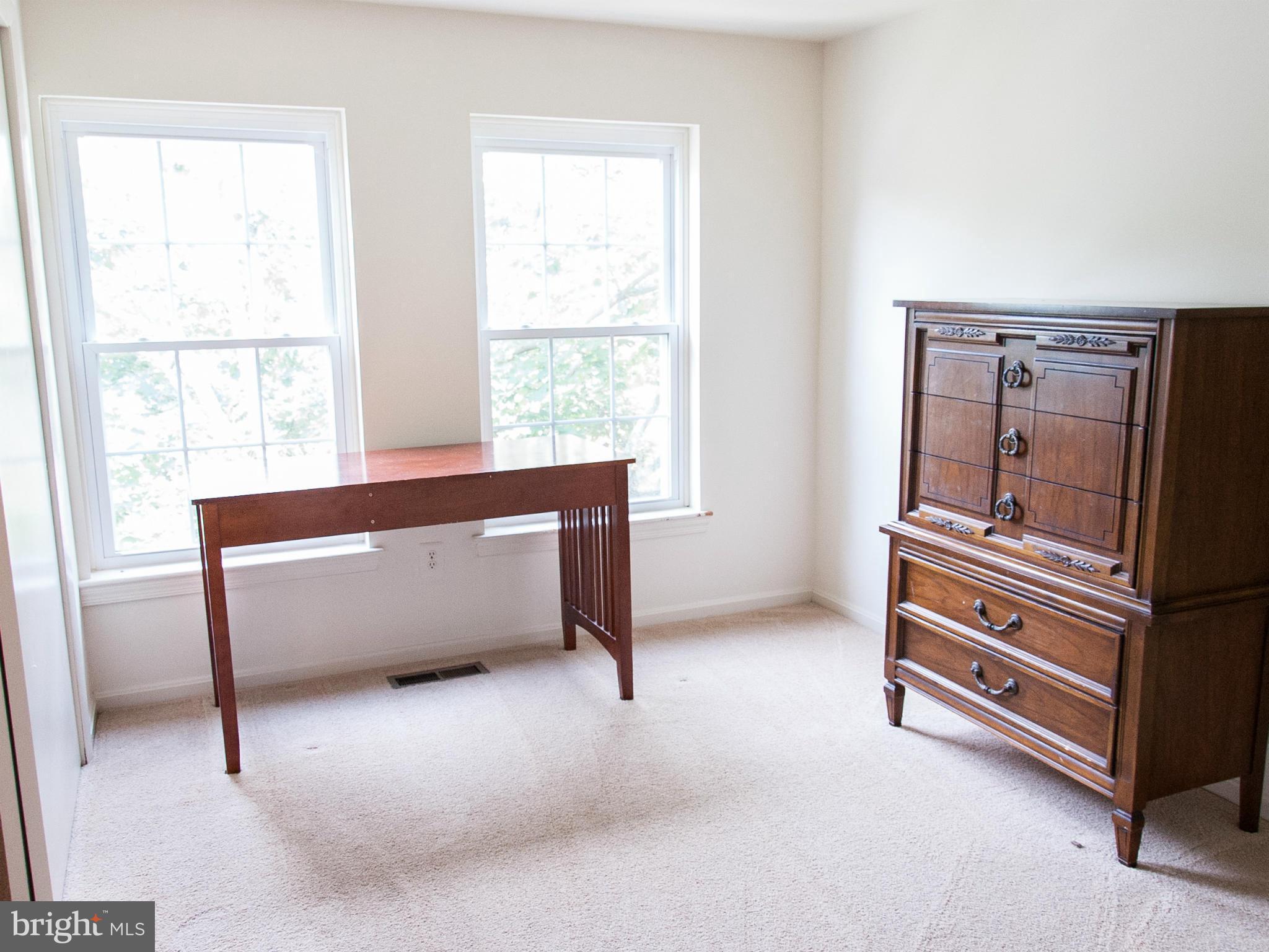 D EVEREUX WEST - Residential Lease