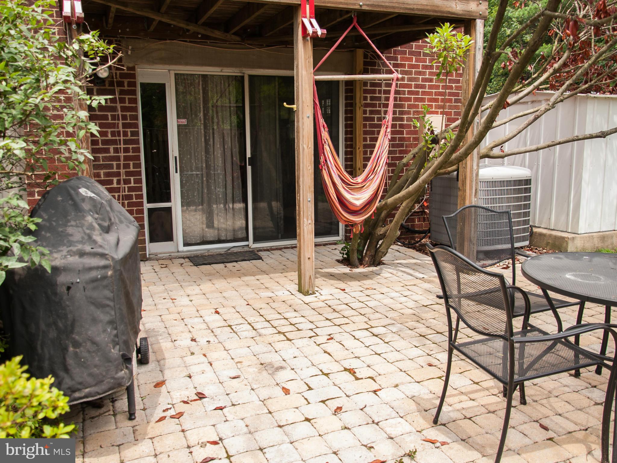 D EVEREUX WEST - Residential Lease