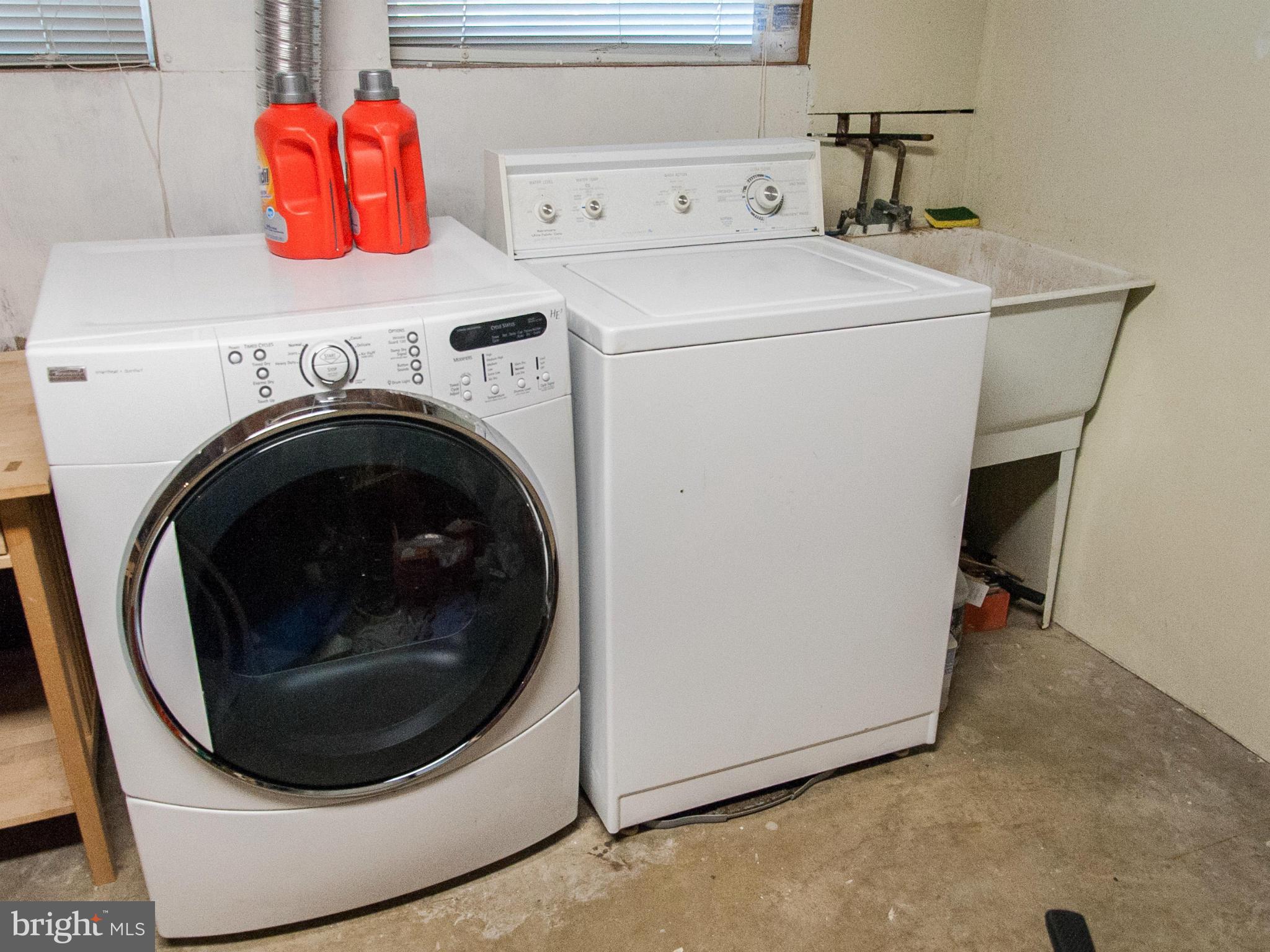 D EVEREUX WEST - Residential Lease