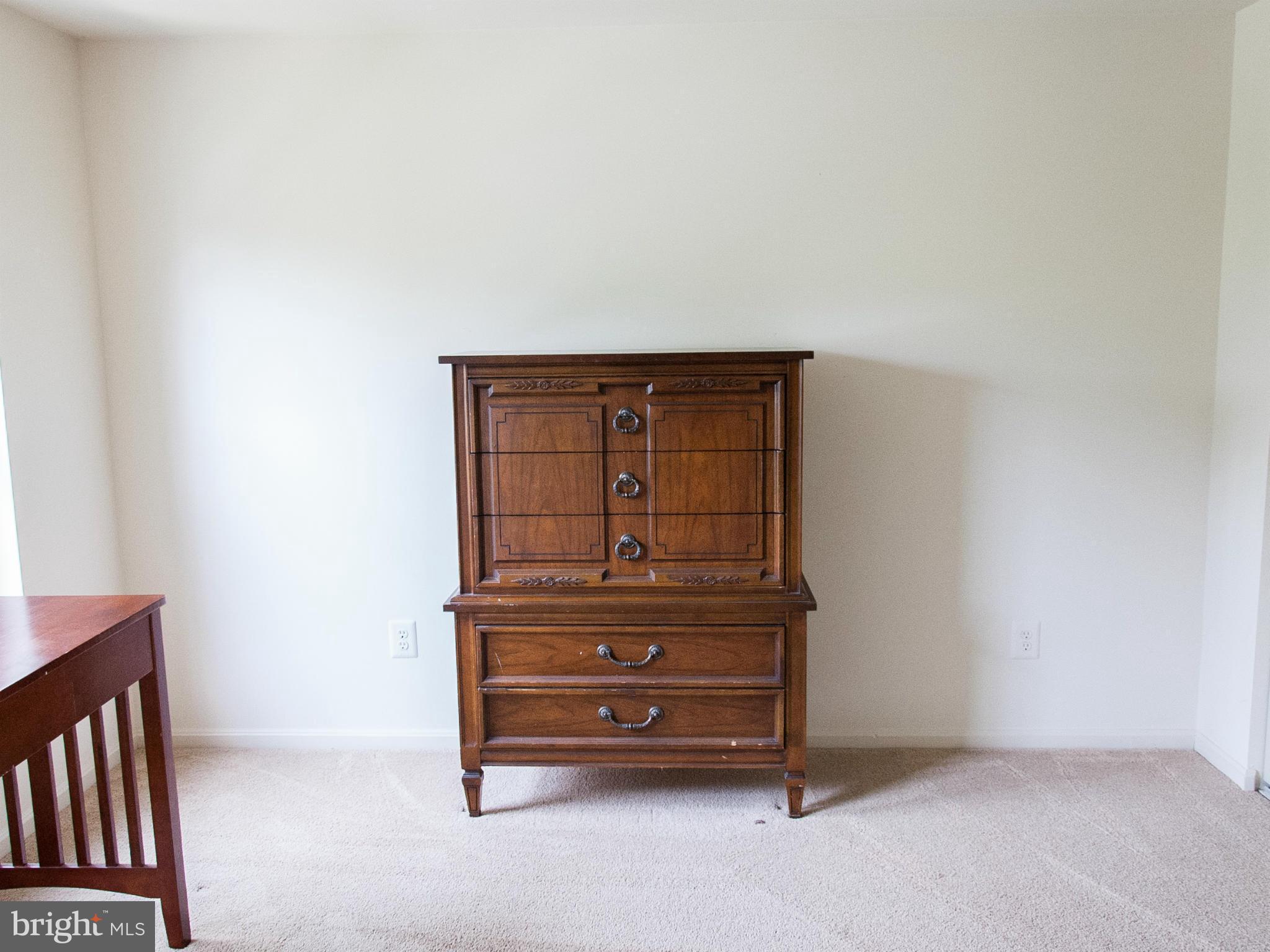 D EVEREUX WEST - Residential Lease