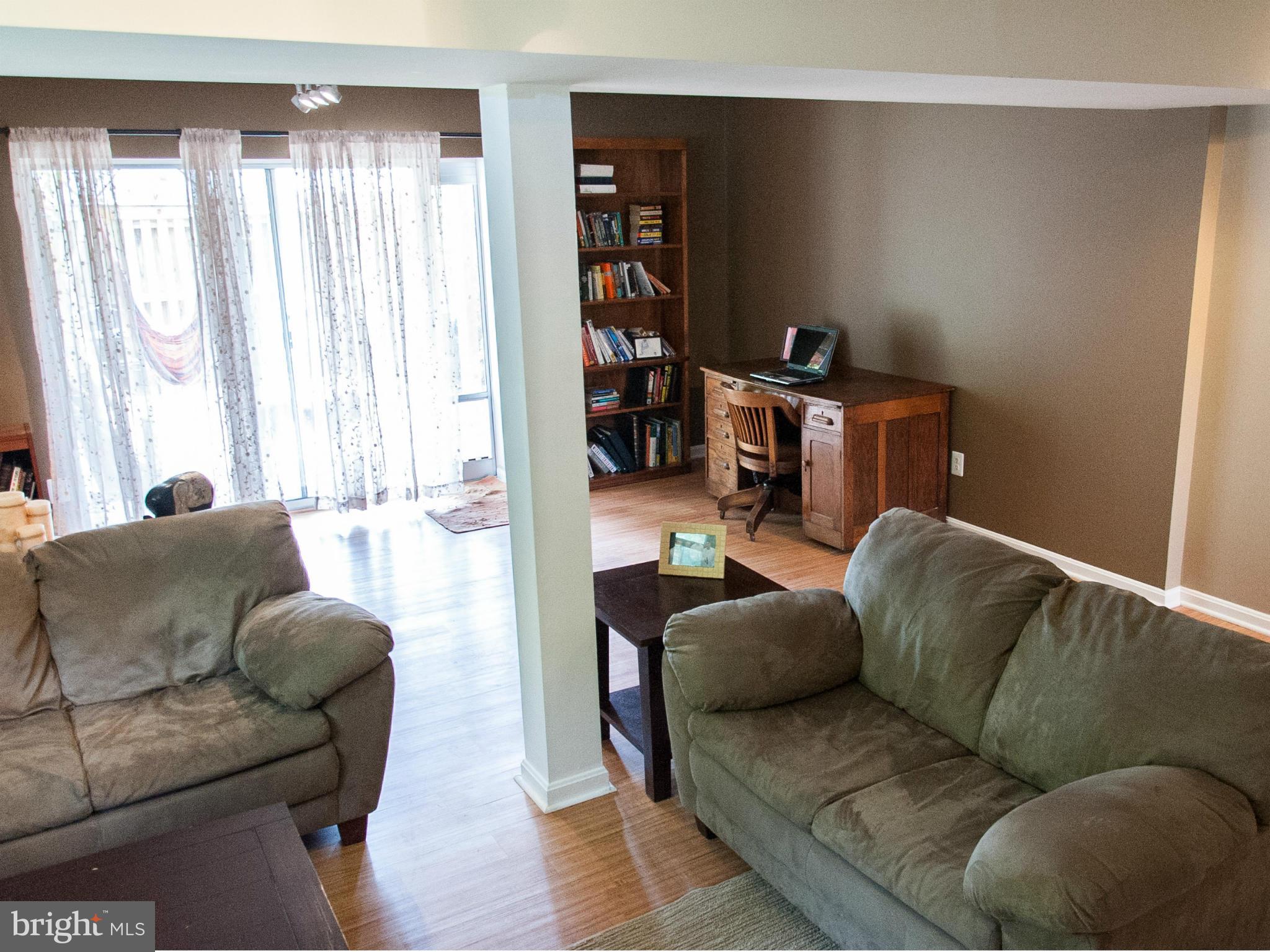 D EVEREUX WEST - Residential Lease