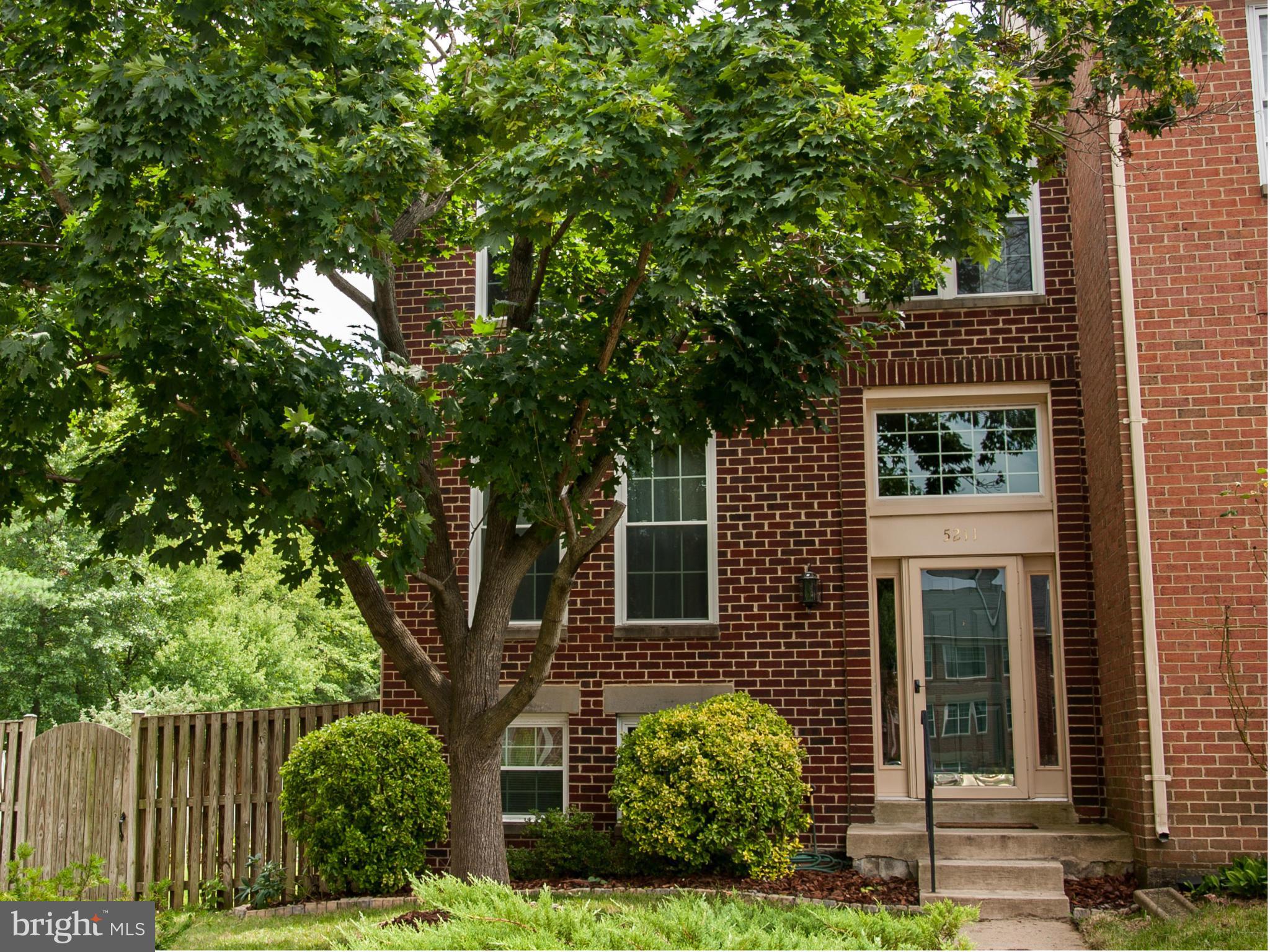 D EVEREUX WEST - Residential Lease