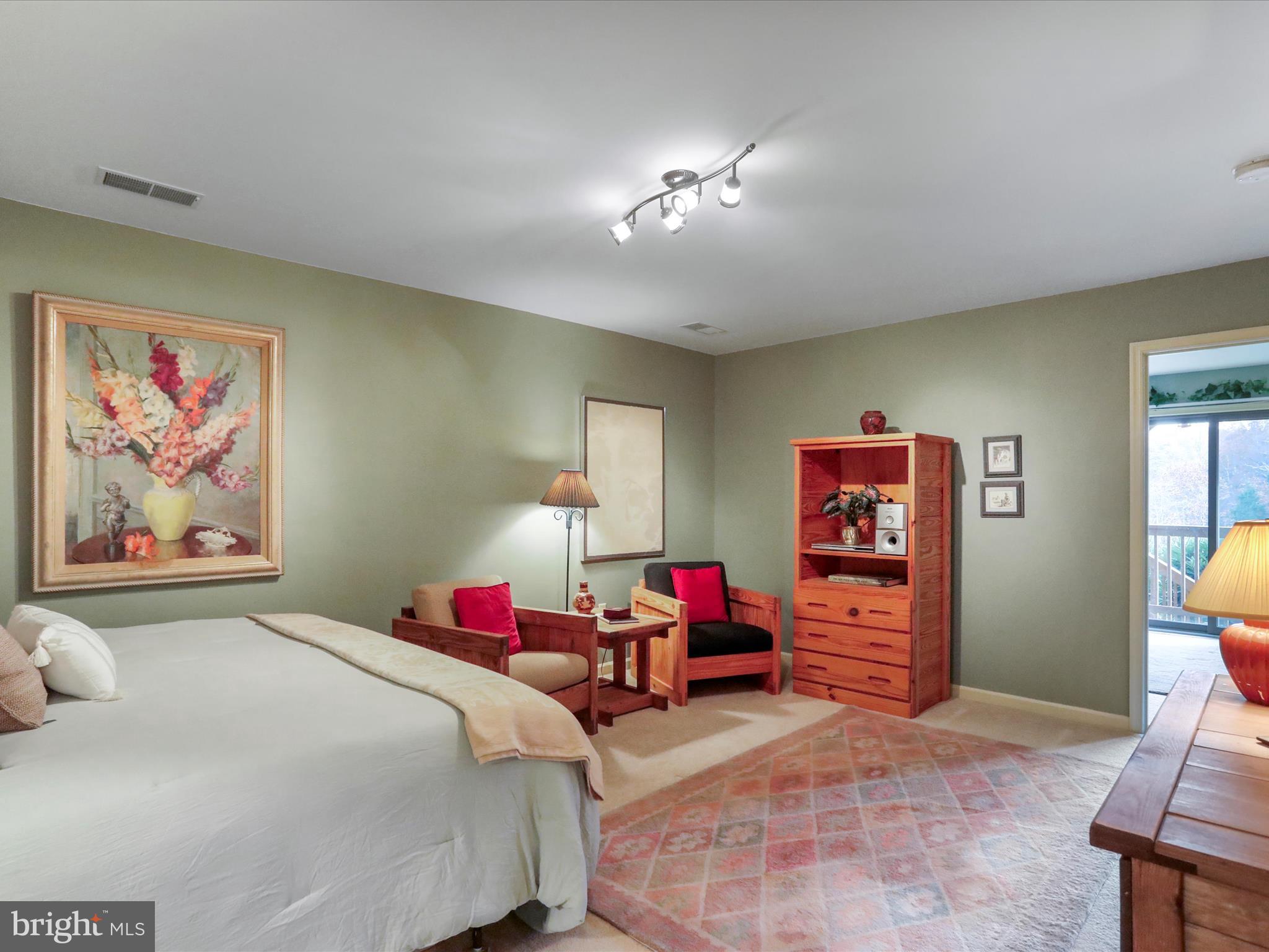 THE WOODS - Residential