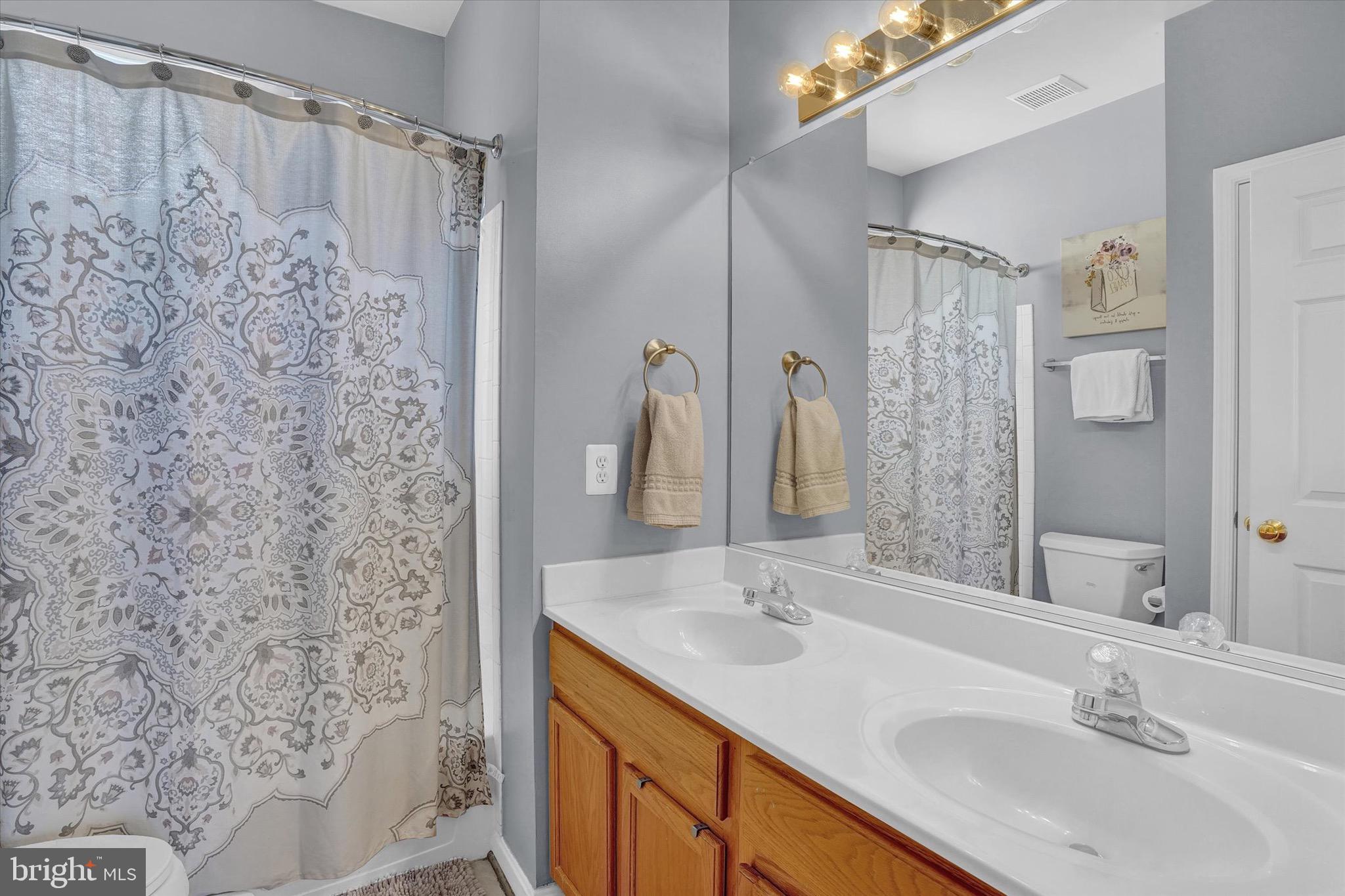 HAMPSHIRE HALL CONDO - Residential