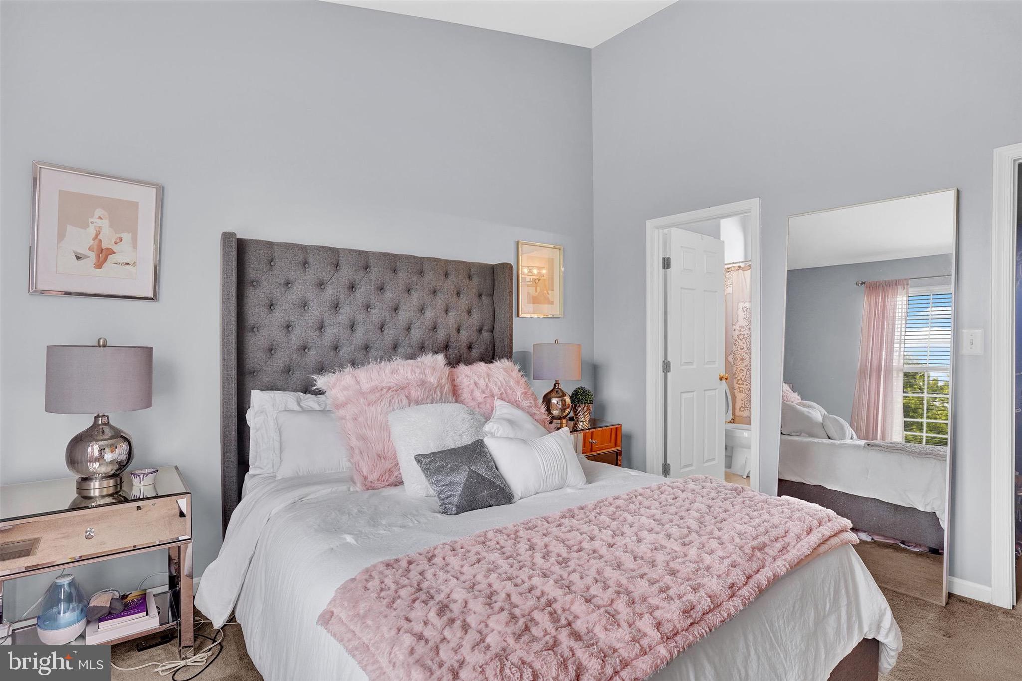 HAMPSHIRE HALL CONDO - Residential