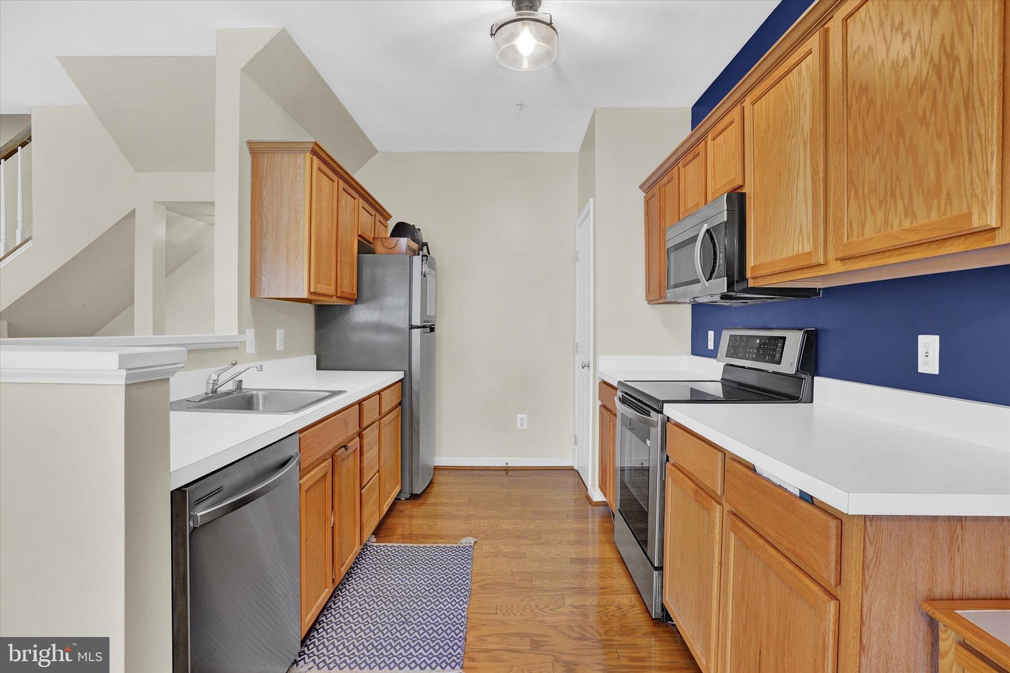 HAMPSHIRE HALL CONDO - Residential