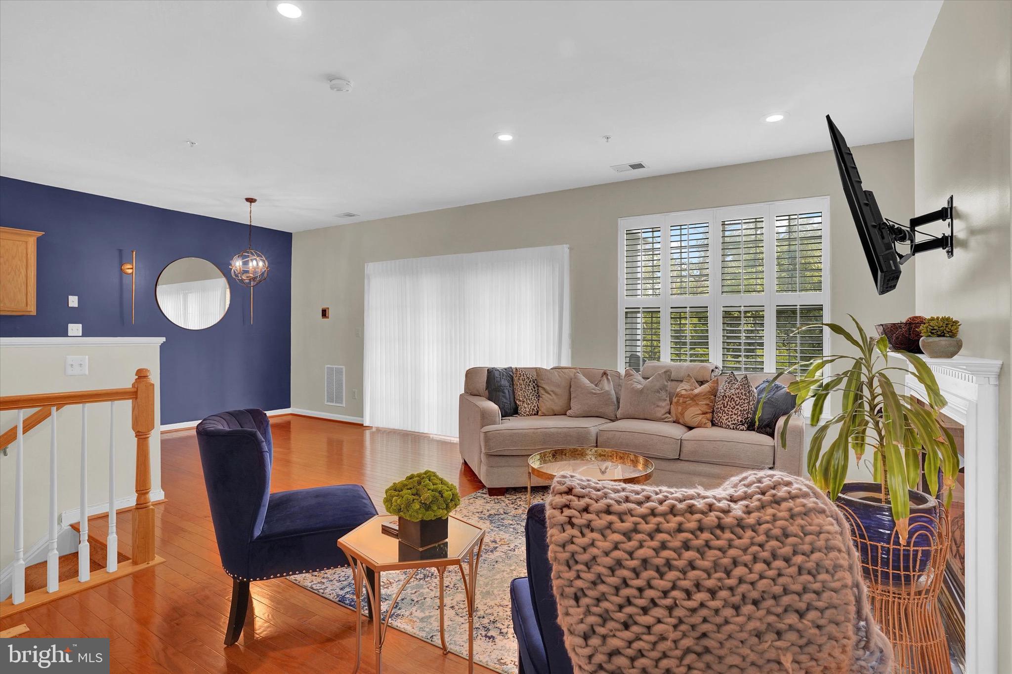 HAMPSHIRE HALL CONDO - Residential