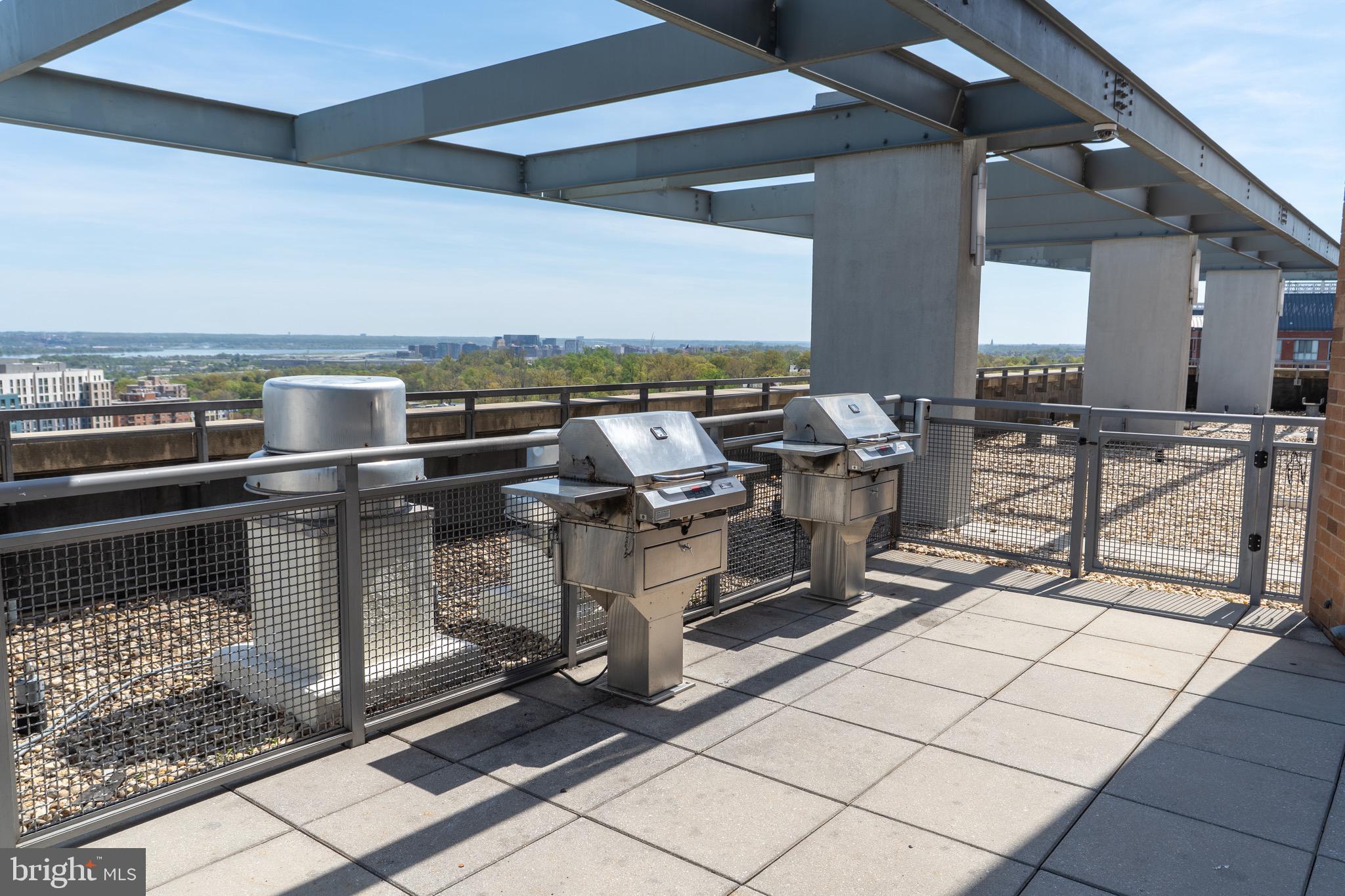 COURTHOUSE HILL - Residential