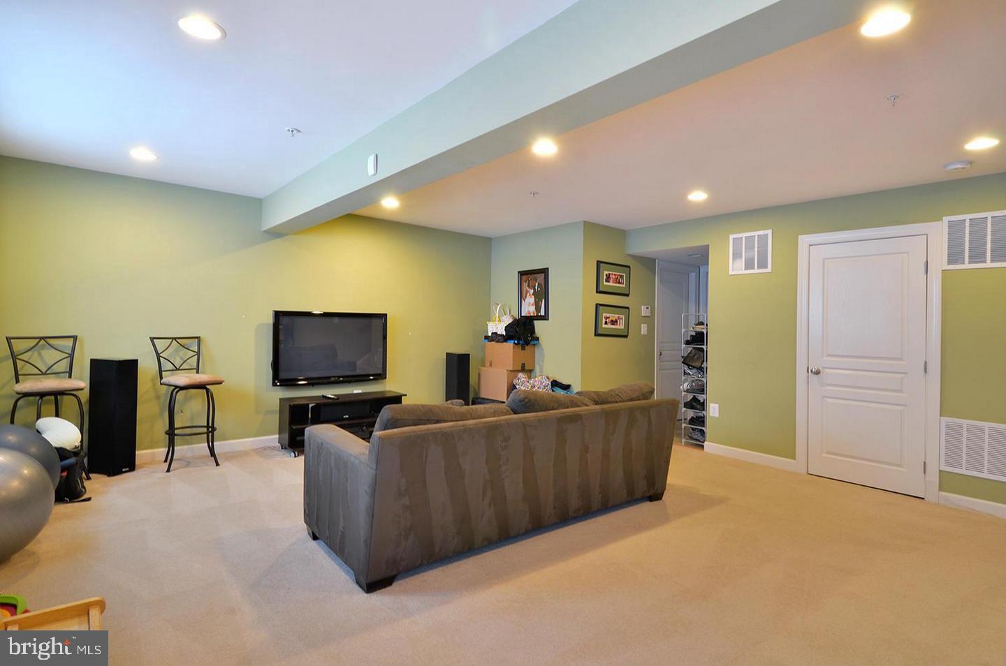 WHITE OAK - Residential Lease