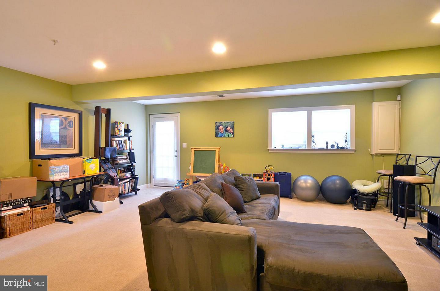 WHITE OAK - Residential Lease