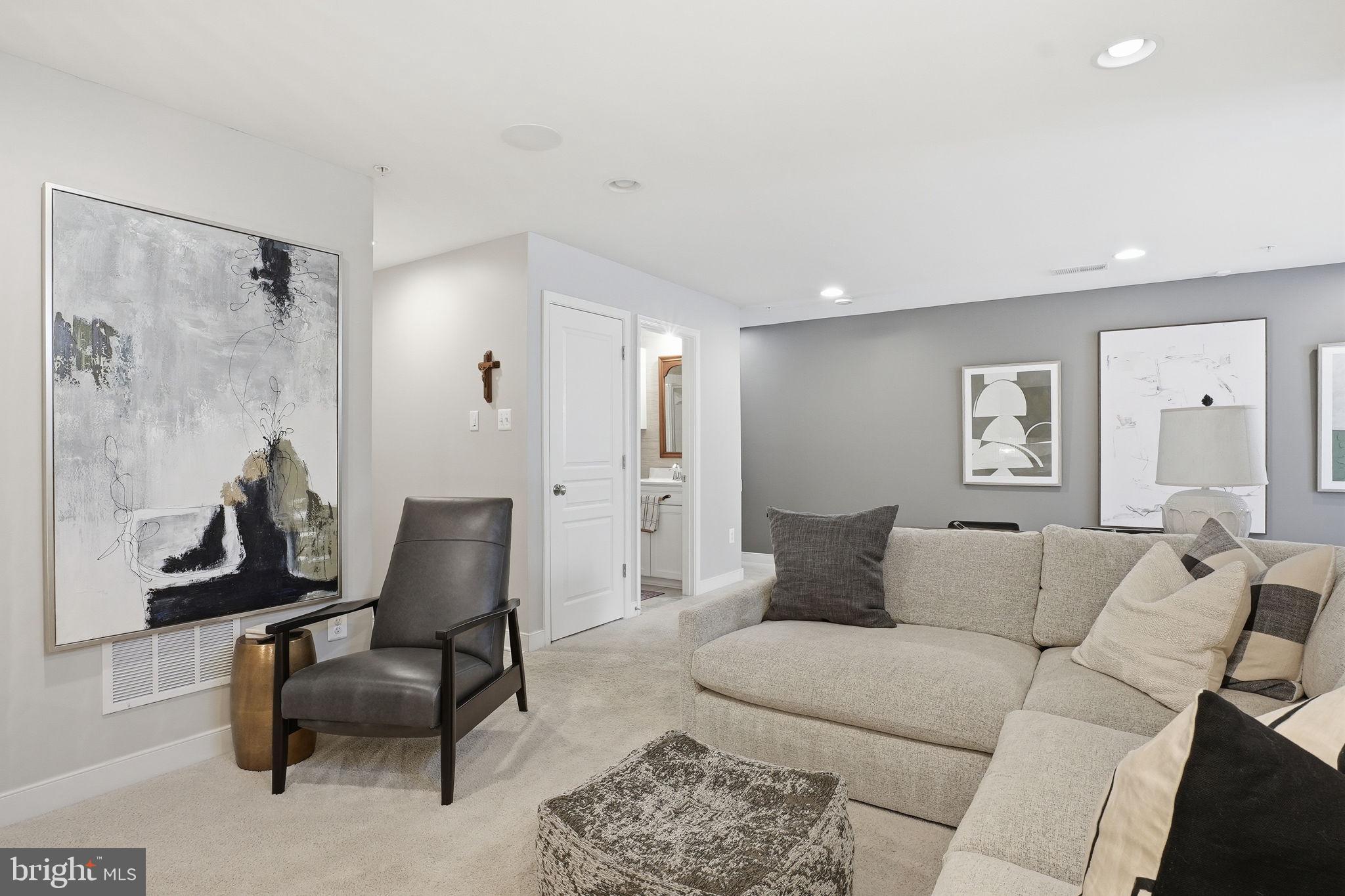 ADMIRALS RIDGE - Residential