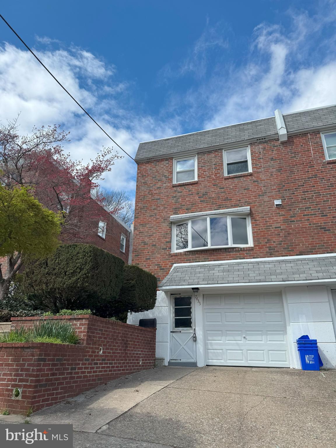 ROXBOROUGH - Residential