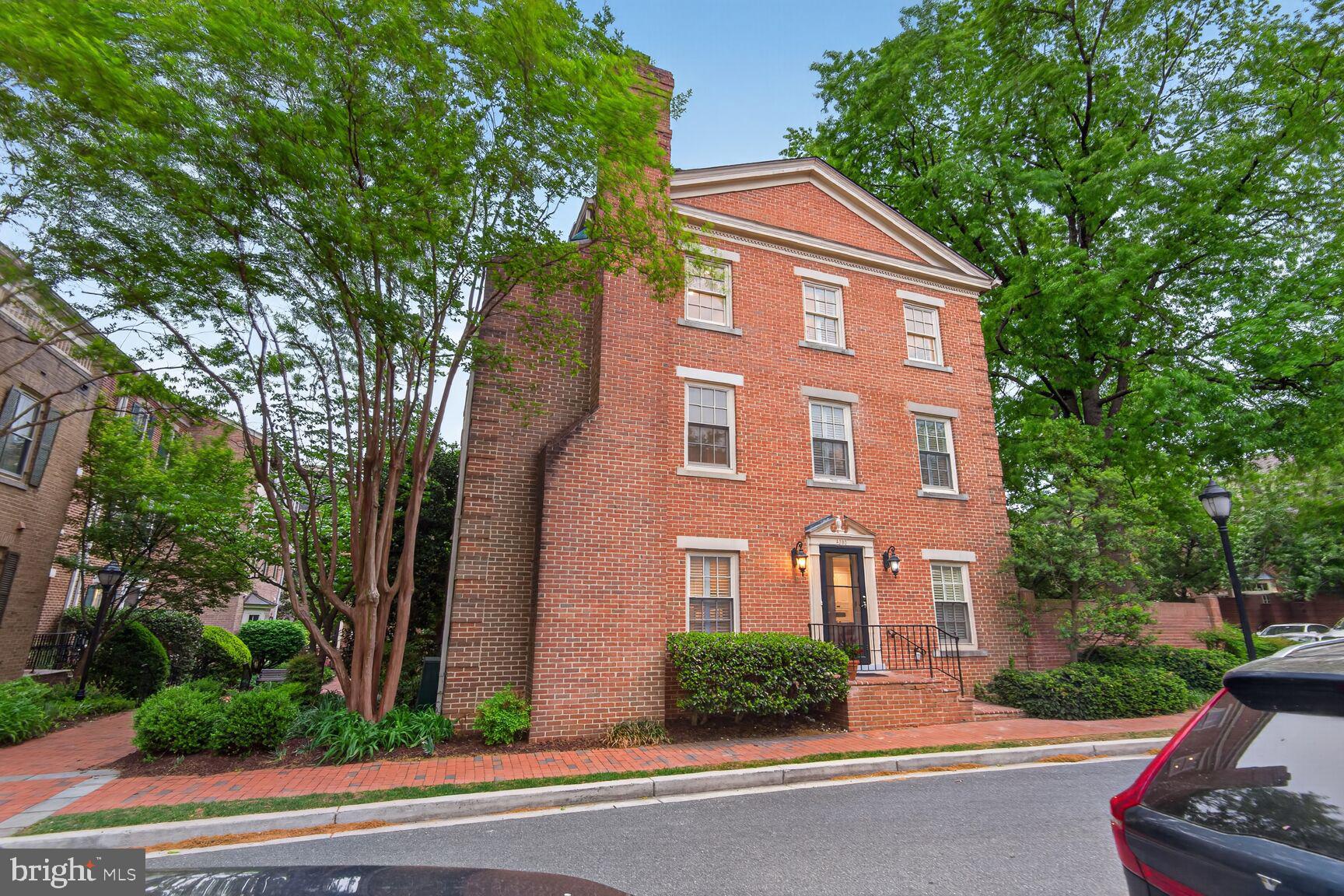 4383 WESTOVER PLACE NW