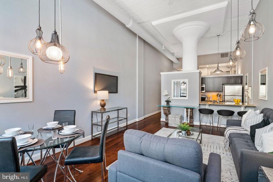This deluxe one bedroom, one bath condominium at Locust Point is not to be missed! Perfectly situated in Fitler Square, this pet friendly home is steps away from the Schuylkill River Walking & Bike Path, University City, Rittenhouse Square and major highways.