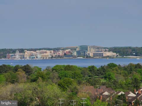 Photo of 2059 Huntington Avenue #1607, ALEXANDRIA, VA 22303 (MLS # VAFX2335584)