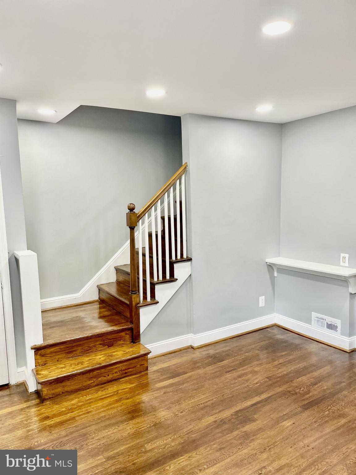 727 S FAYETTE STREET