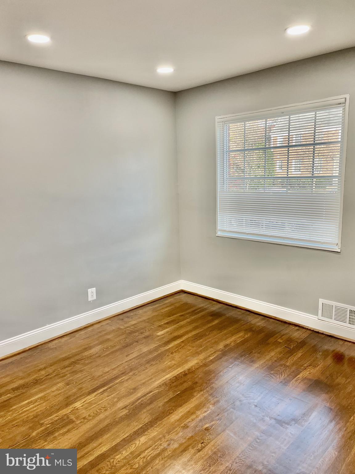 727 S FAYETTE STREET