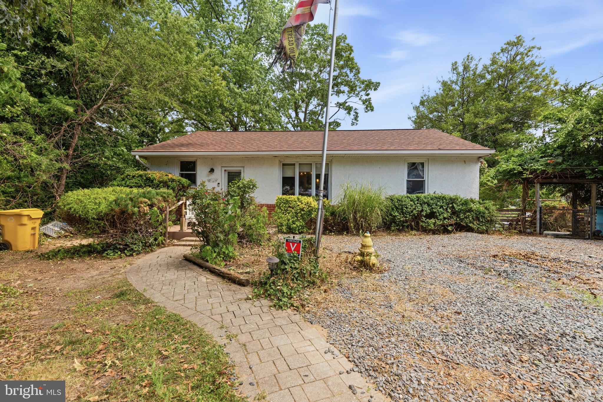 626 LAUREL DRIVE