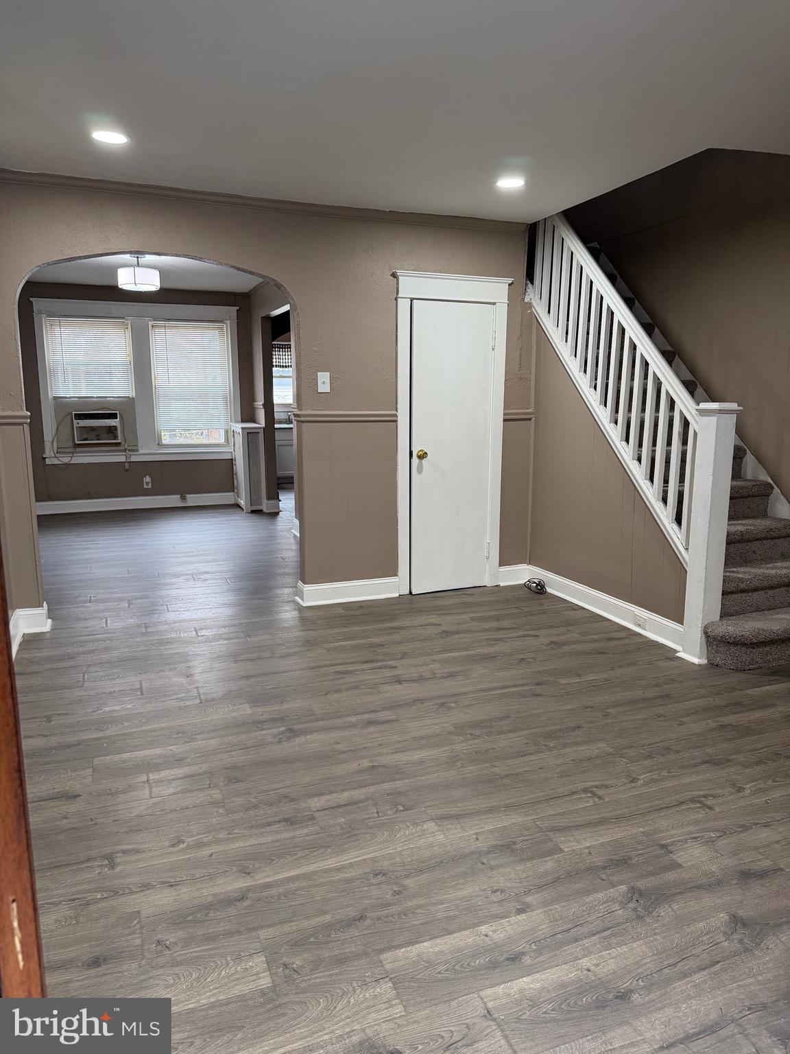 ELMWOOD PARK - Residential