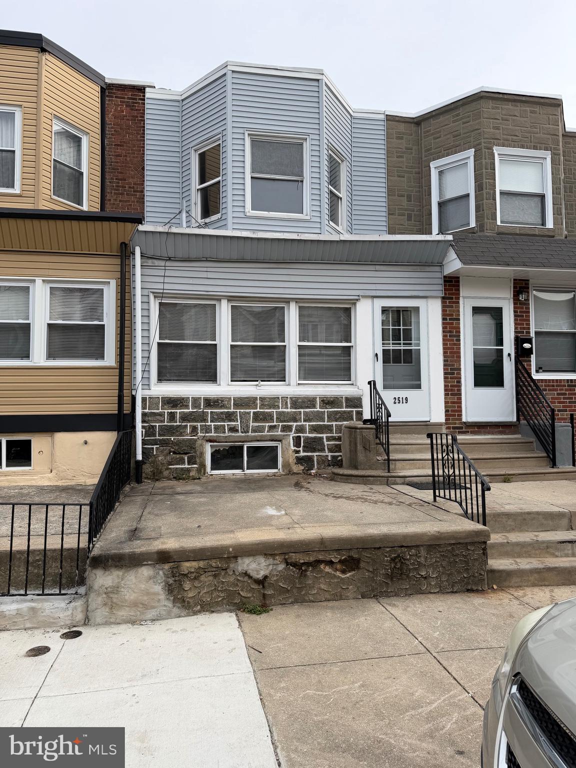 ELMWOOD PARK - Residential