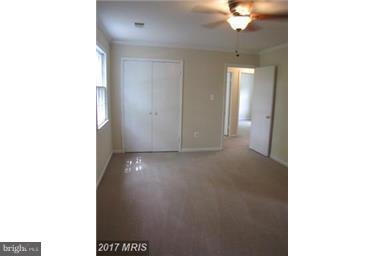 COURTS OF CHANDON - Residential Lease