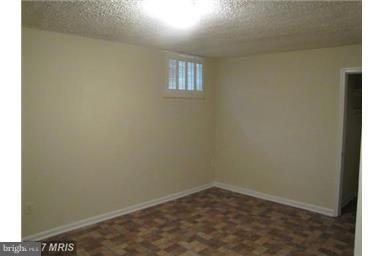 COURTS OF CHANDON - Residential Lease