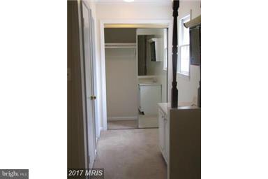 COURTS OF CHANDON - Residential Lease